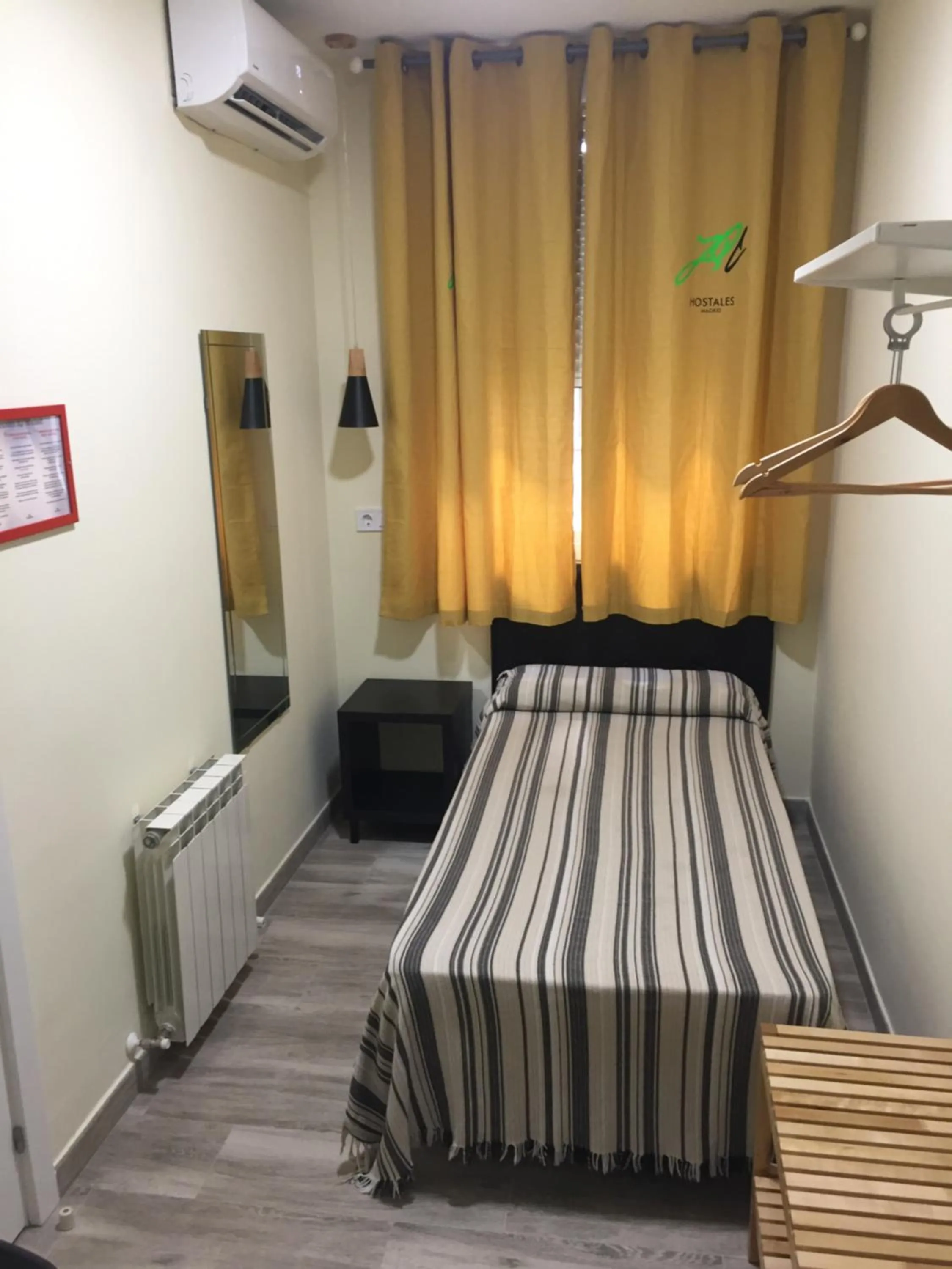 Photo of the whole room, Bed in JQC Rooms