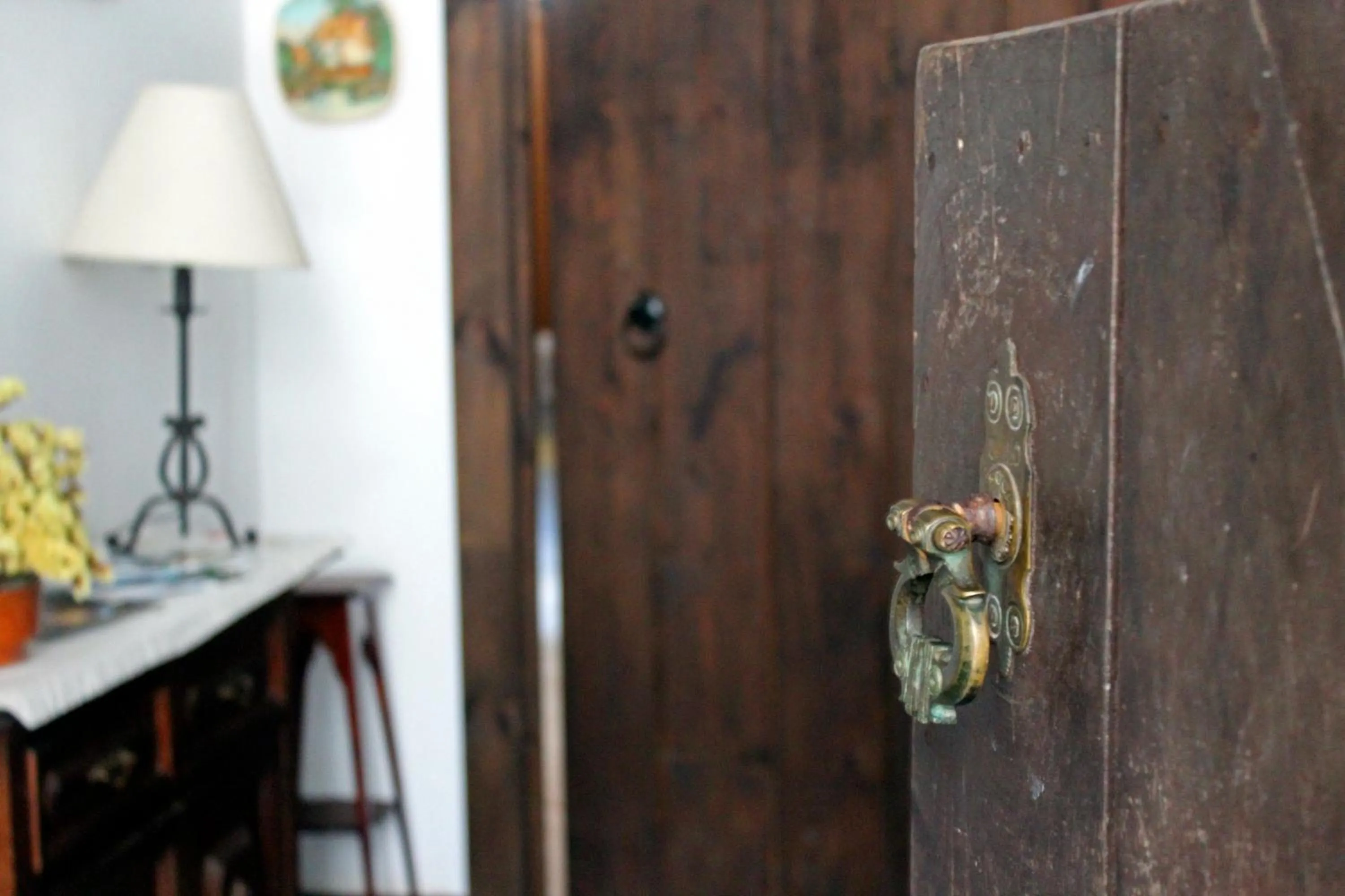 Decorative detail in Albergue San Lázaro