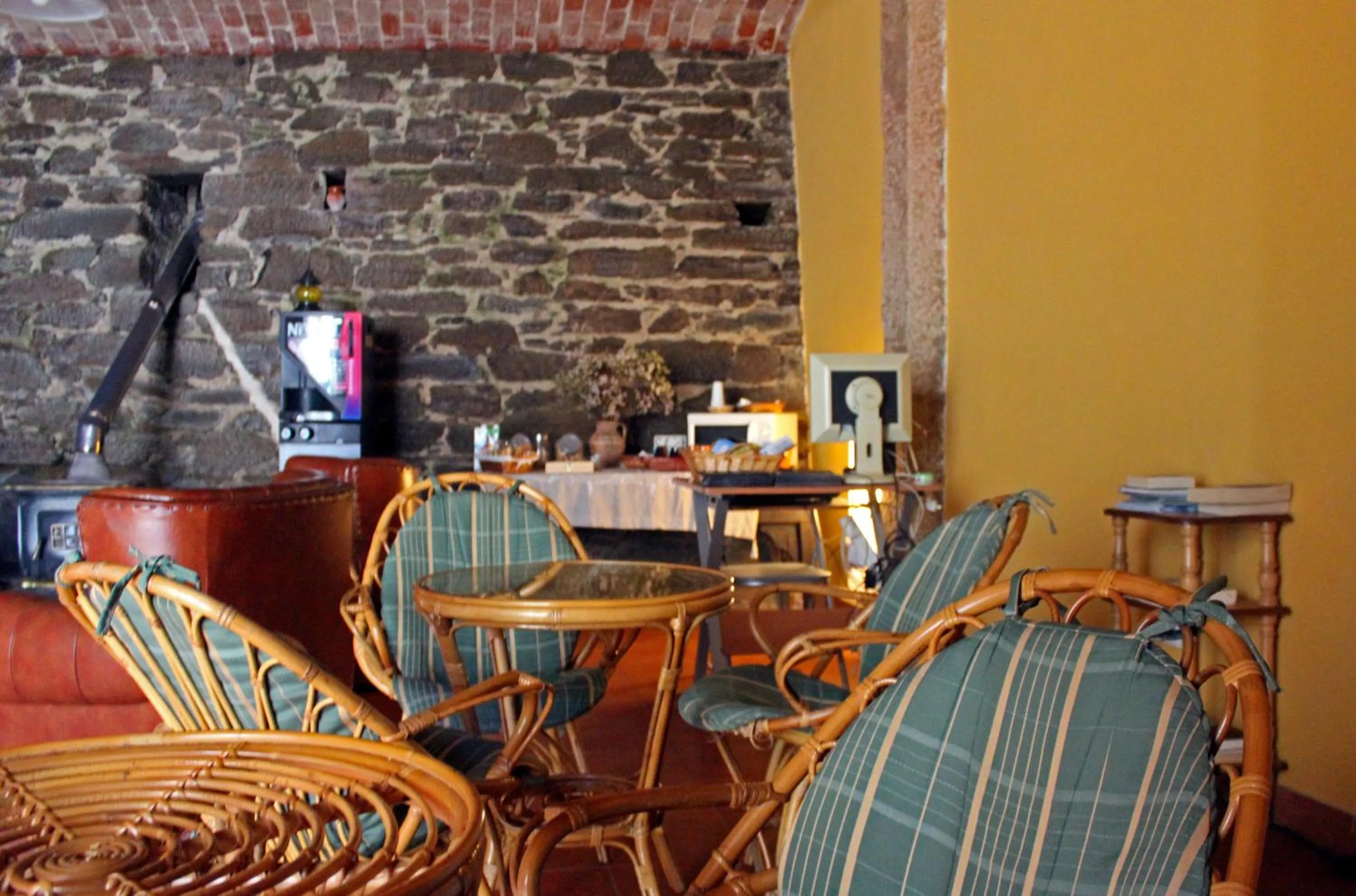 Communal lounge/ TV room in Albergue San Lázaro