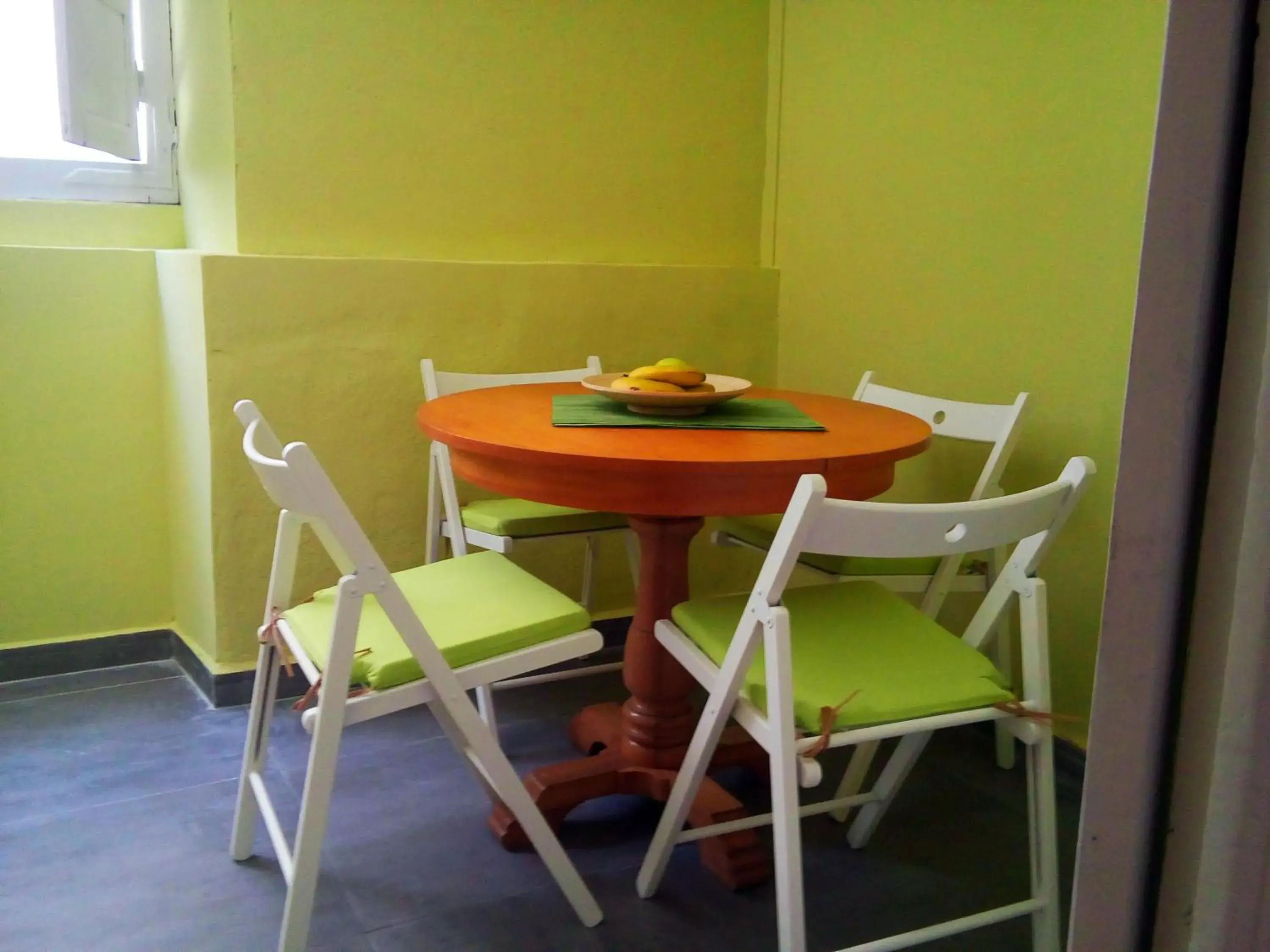 Single Room with Shared Bathroom in Albergue San Lázaro Single Room with Shared Bathroom in Albergue San Lázaro