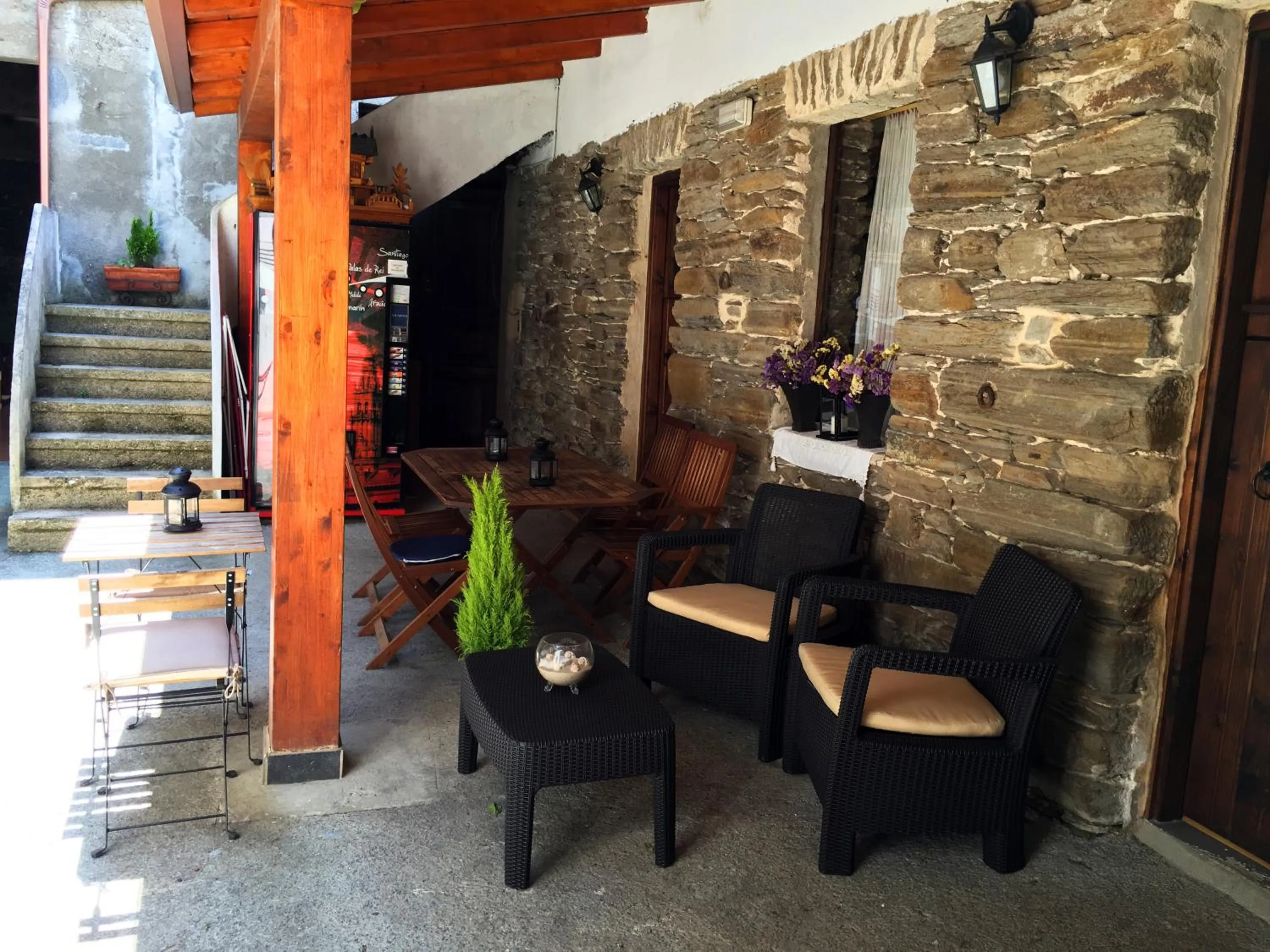 Patio in Albergue San Lázaro