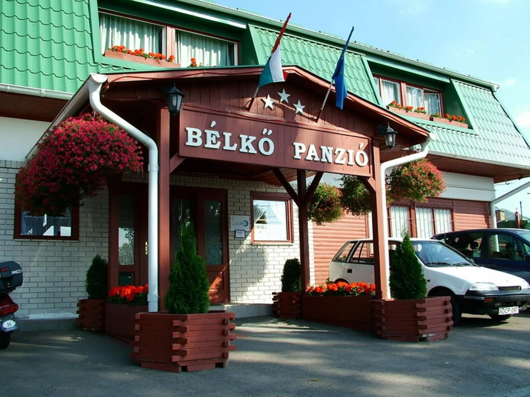 Facade/entrance in Bélkő Panzió