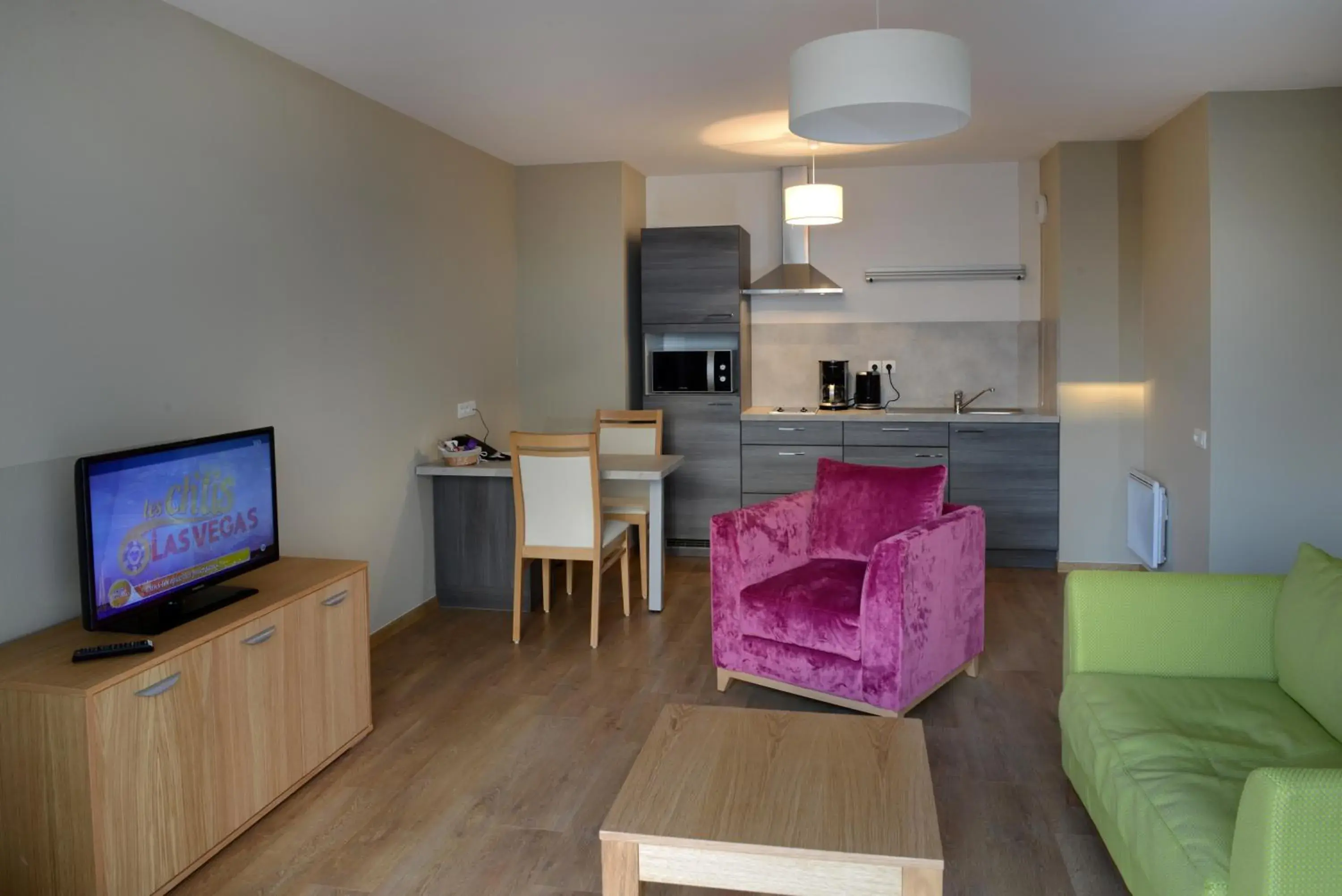 Two-Bedroom Apartment in DOMITYS Le Parc de Saint-Cloud Two-Bedroom Apartment in DOMITYS Le Parc de Saint-Cloud