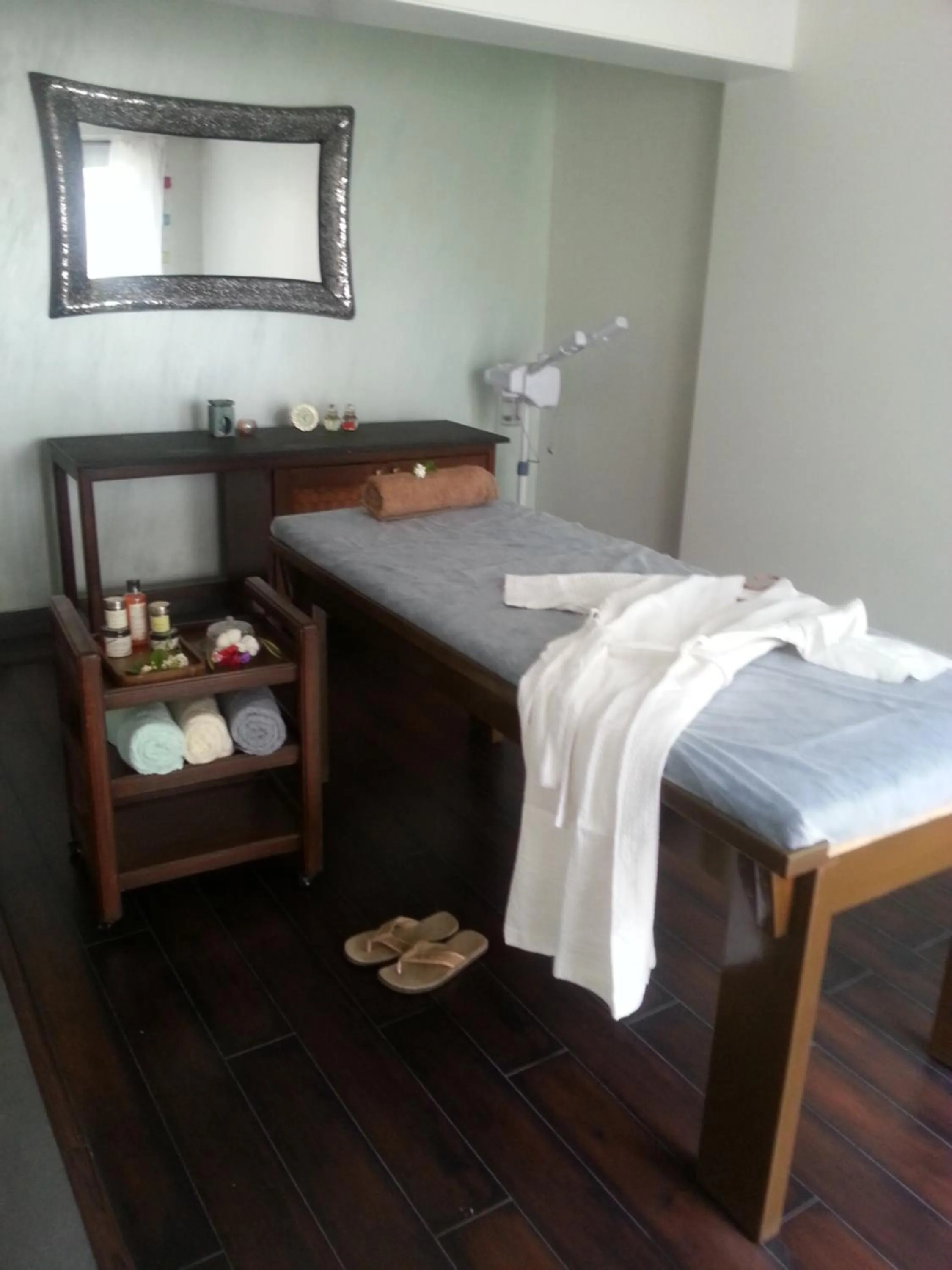 Massage, Bed in The Meadows Resort and Spa