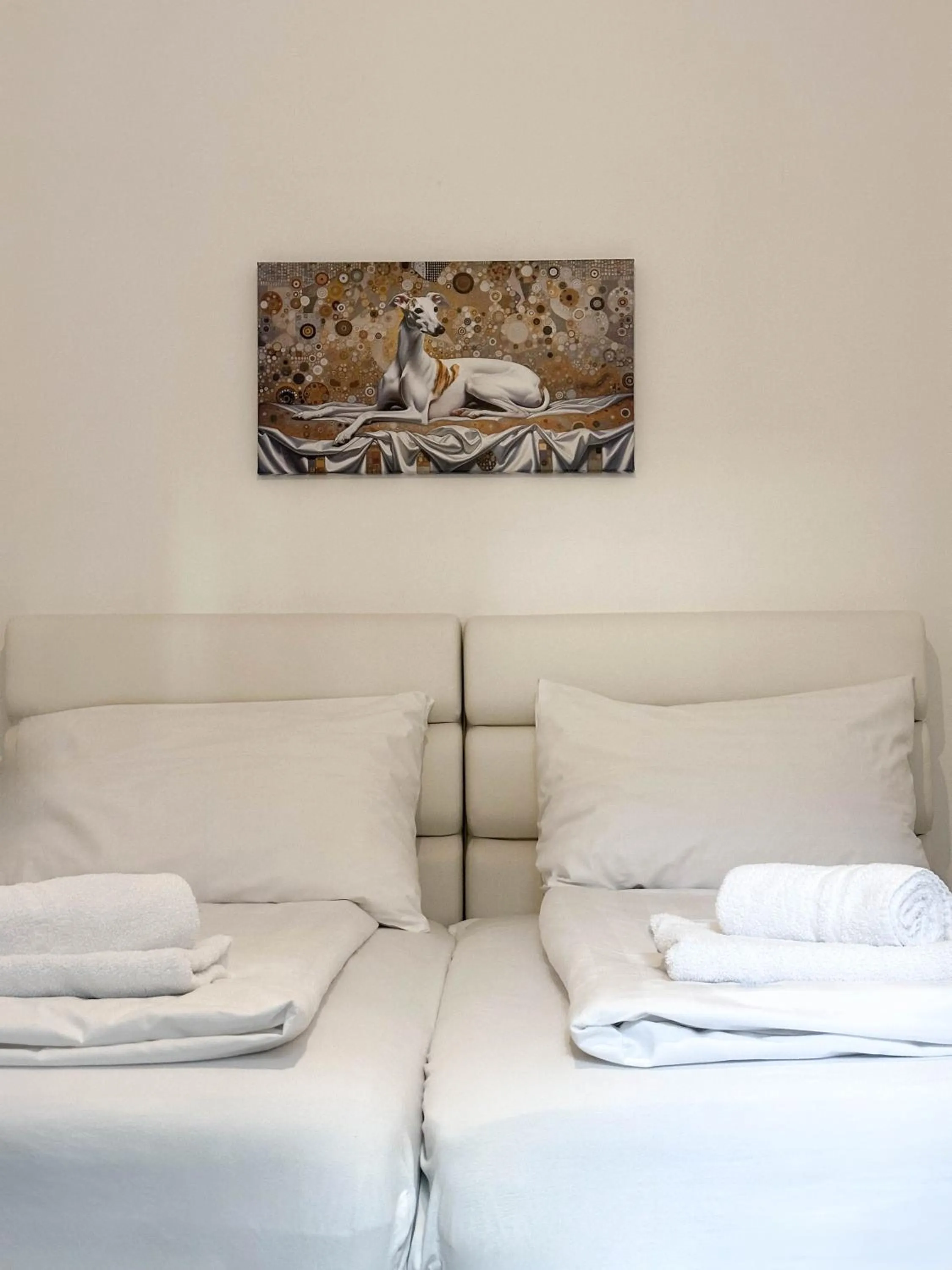 Photo of the whole room, Bed in Old Vienna Apartments