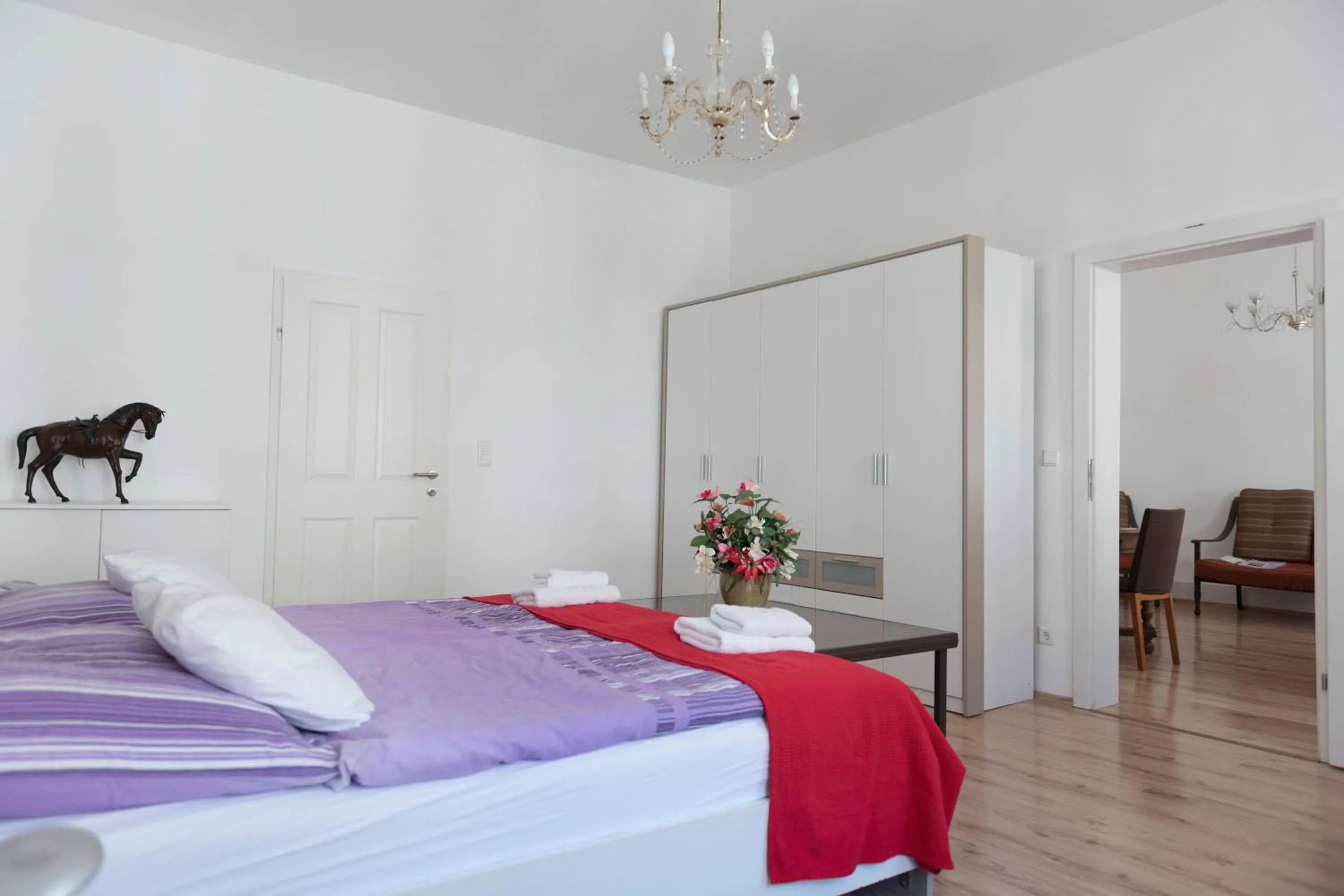 Photo of the whole room, Bed in Old Vienna Apartments