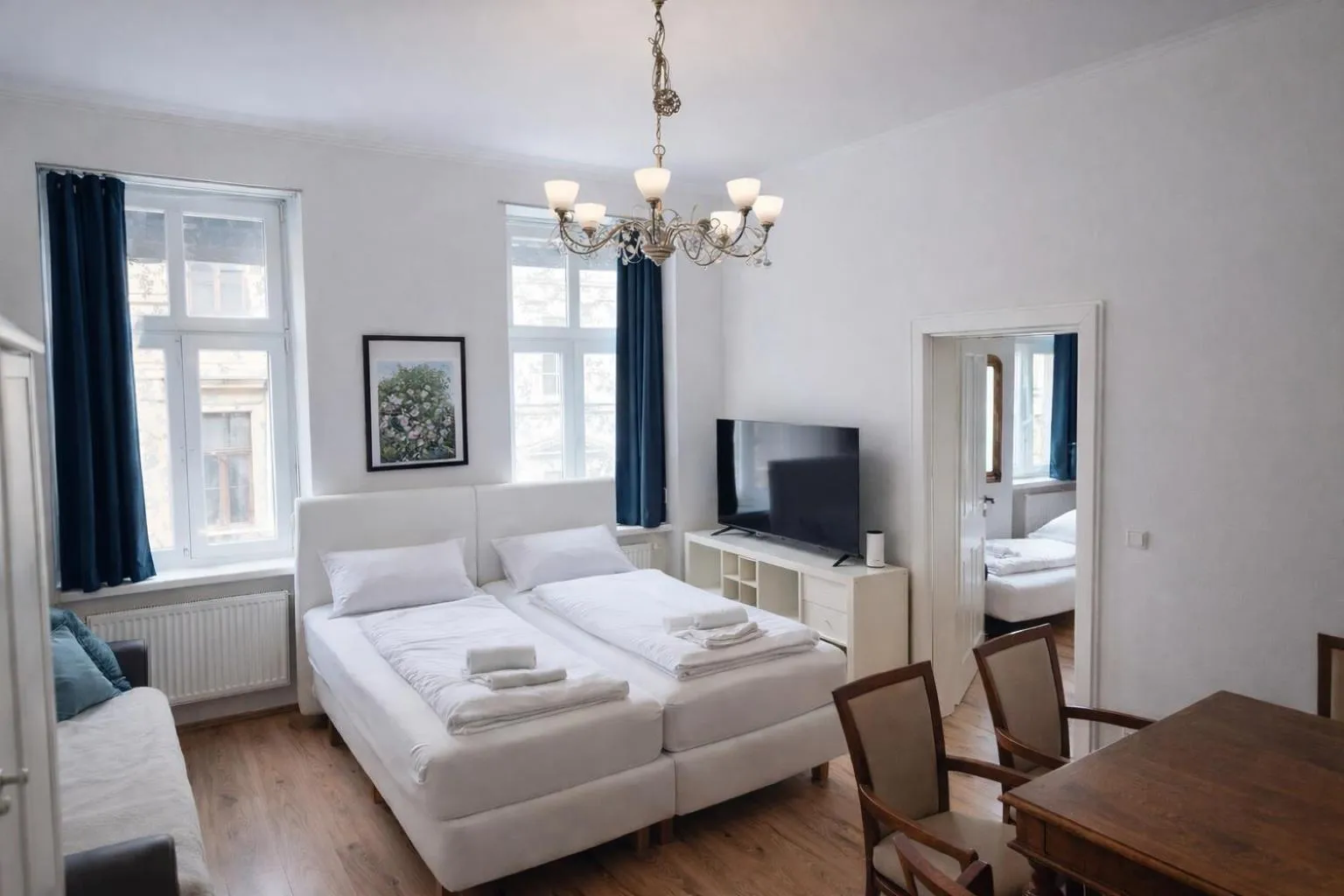 Photo of the whole room, Bed in Old Vienna Apartments