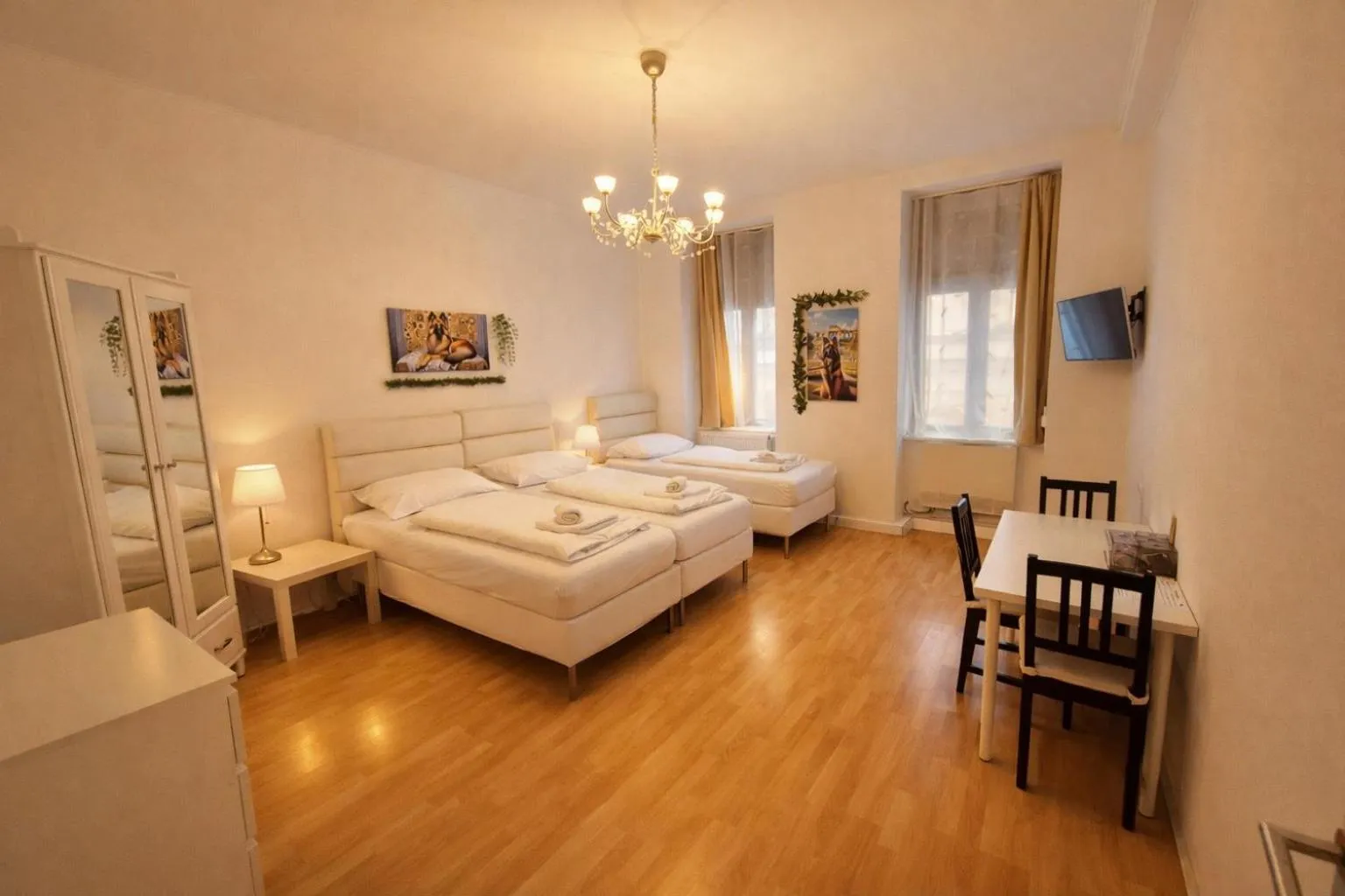 Photo of the whole room, Bed in Old Vienna Apartments