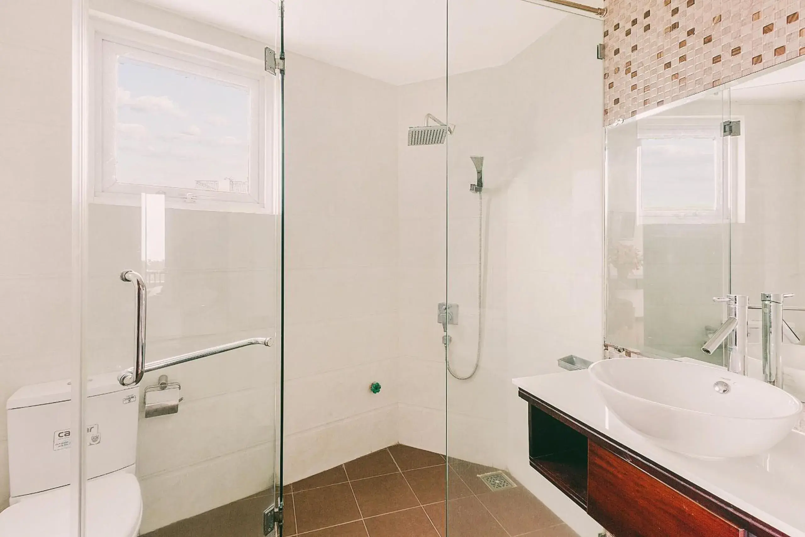 Bathroom in Dragon Sea Hotel Bathroom in Dragon Sea Hotel