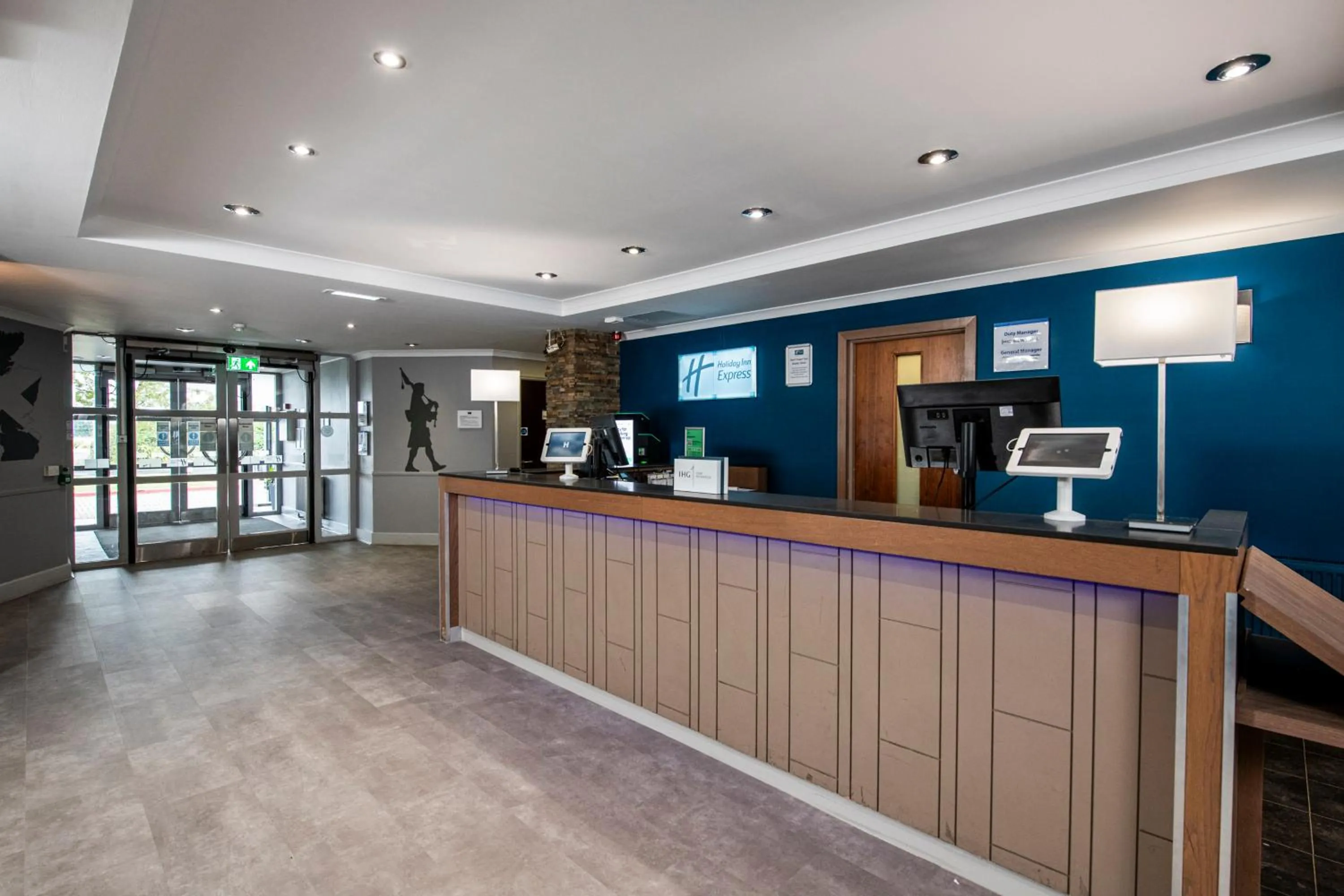 Lobby or reception in Holiday Inn Express Edinburgh Airport by IHG