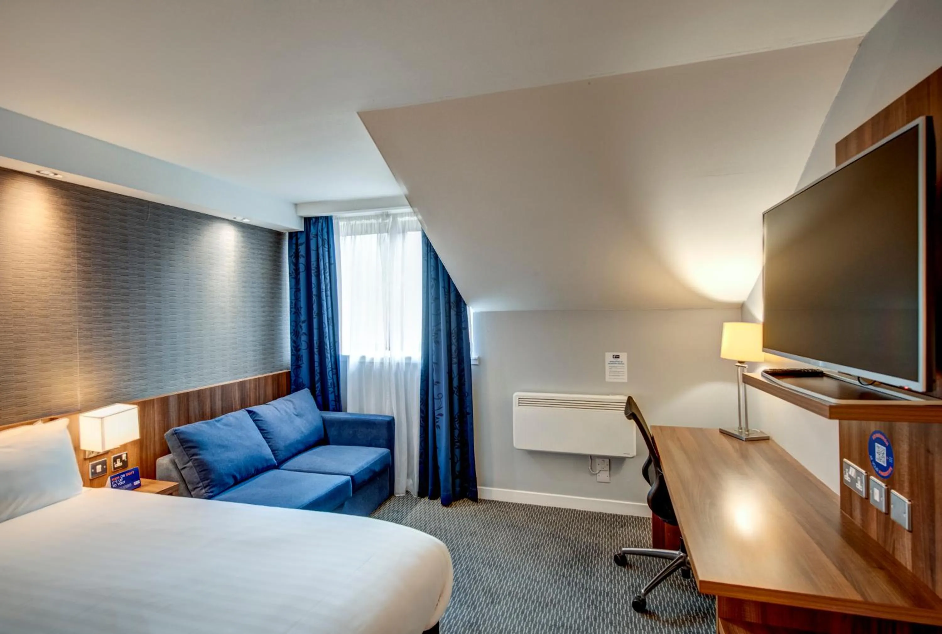 Bed in Holiday Inn Express Edinburgh Airport by IHG