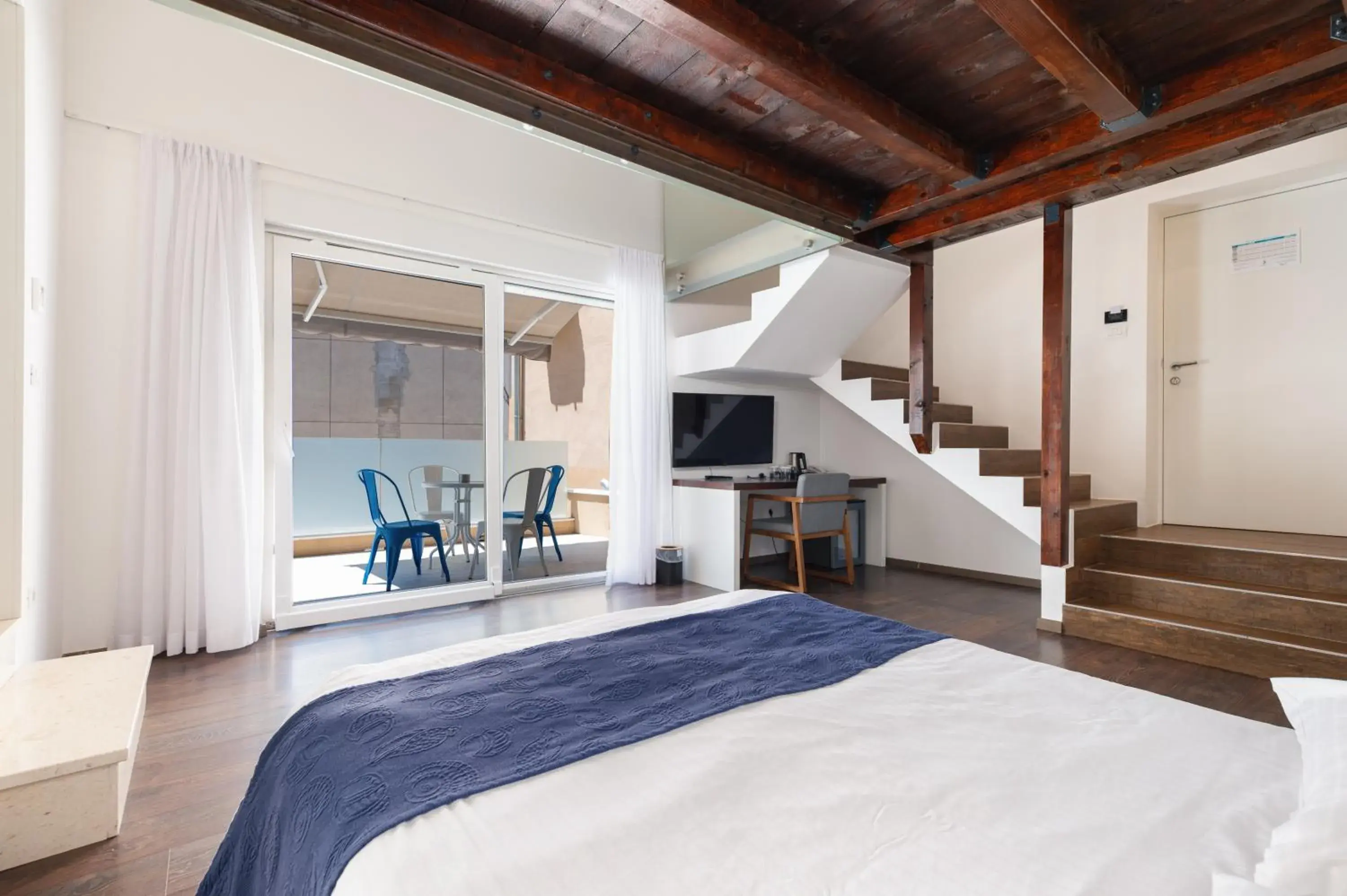 Suite with Balcony in Azur Palace Luxury Rooms Suite with Balcony in Azur Palace Luxury Rooms