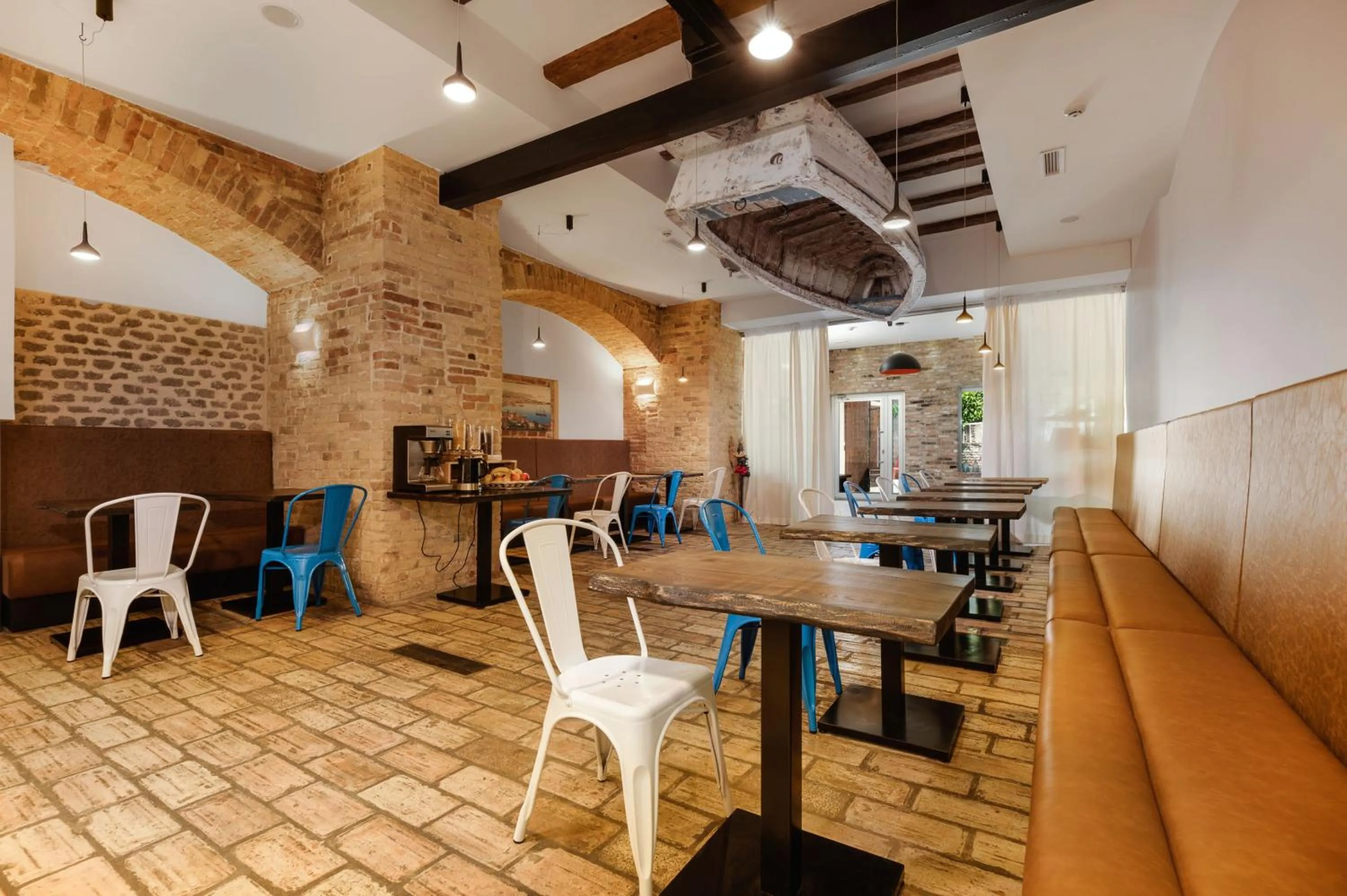 Seating area in Azur Palace Luxury Rooms