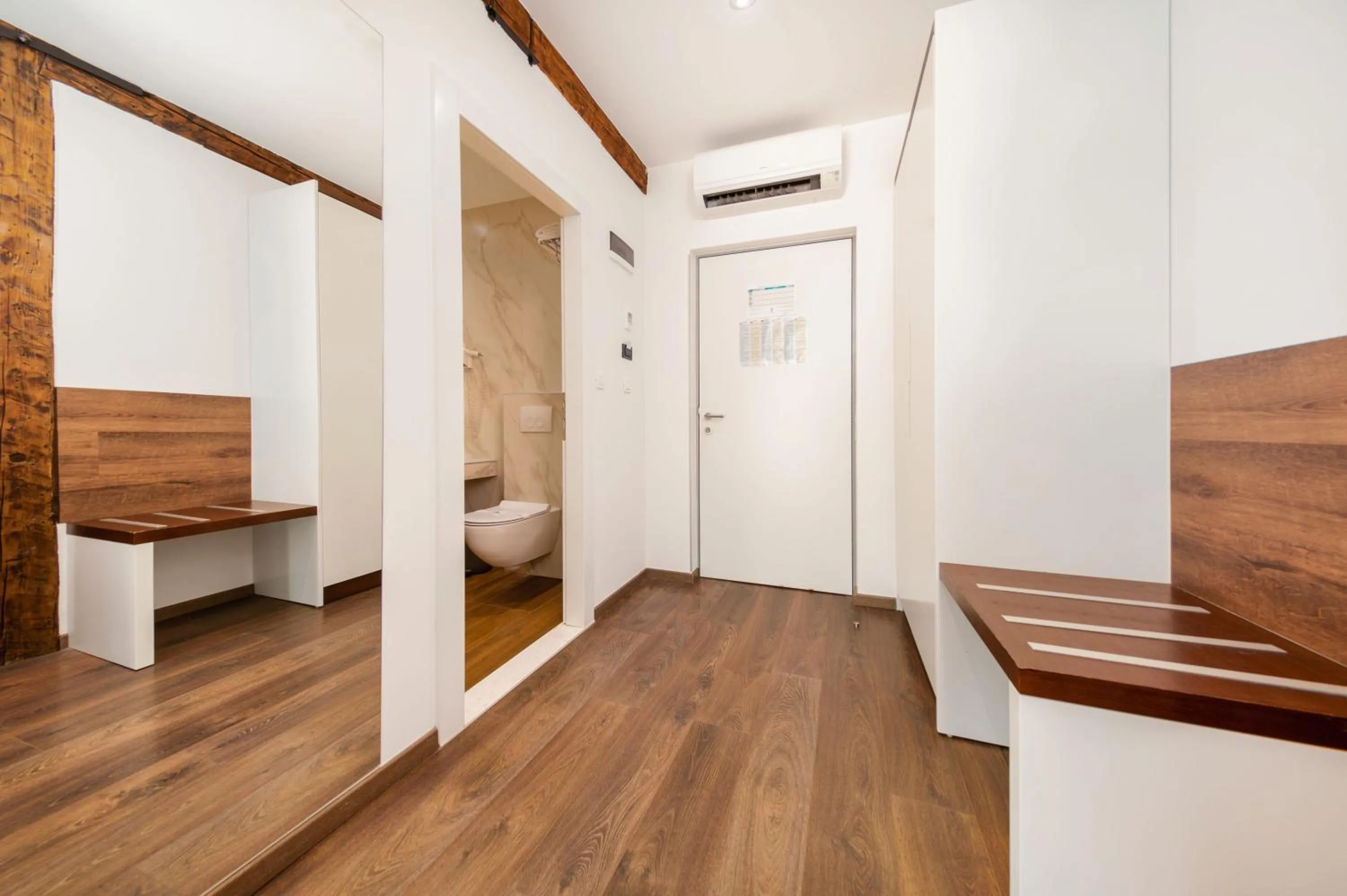 Bed in Azur Palace Luxury Rooms