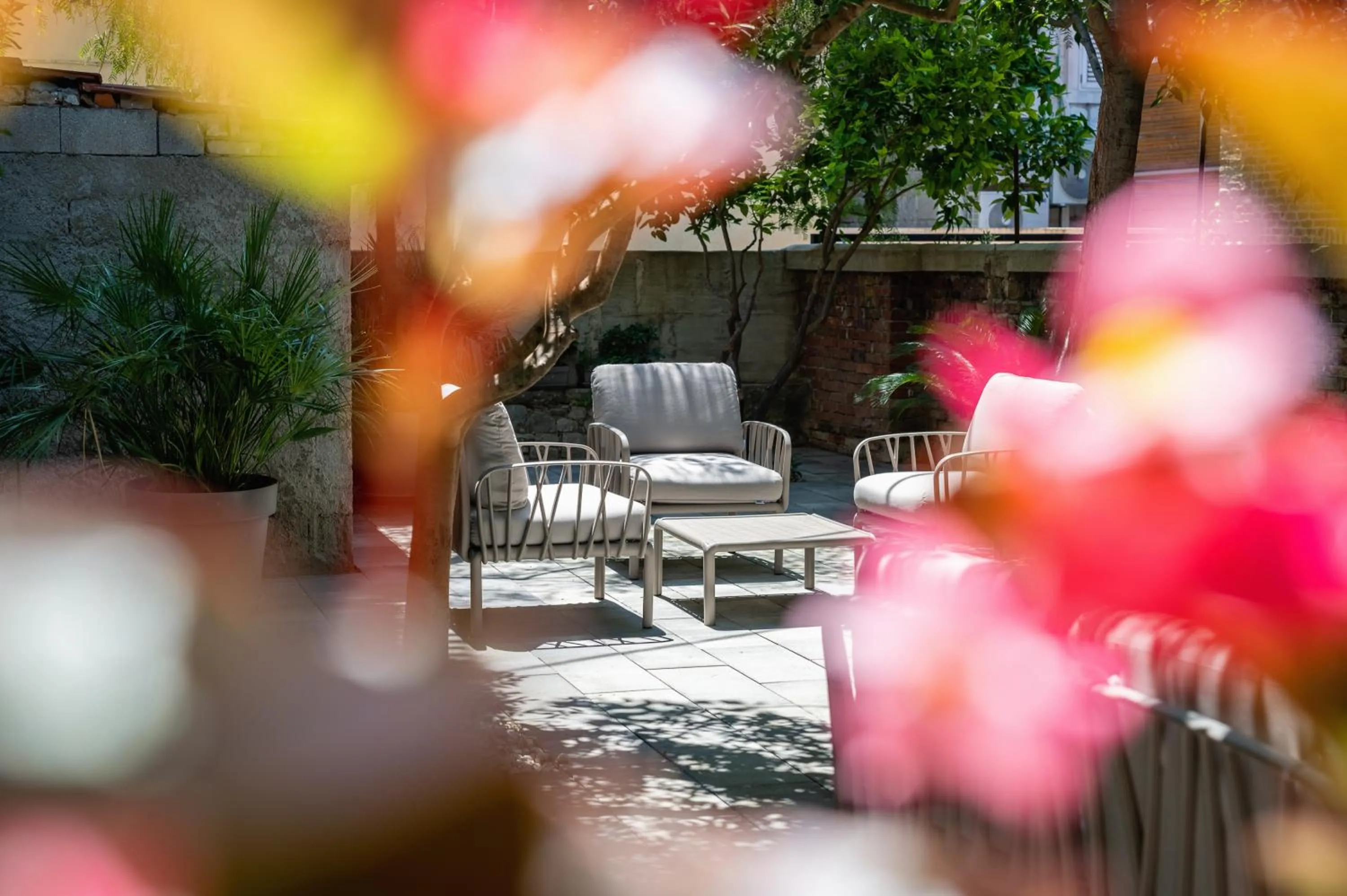 Patio in Azur Palace Luxury Rooms