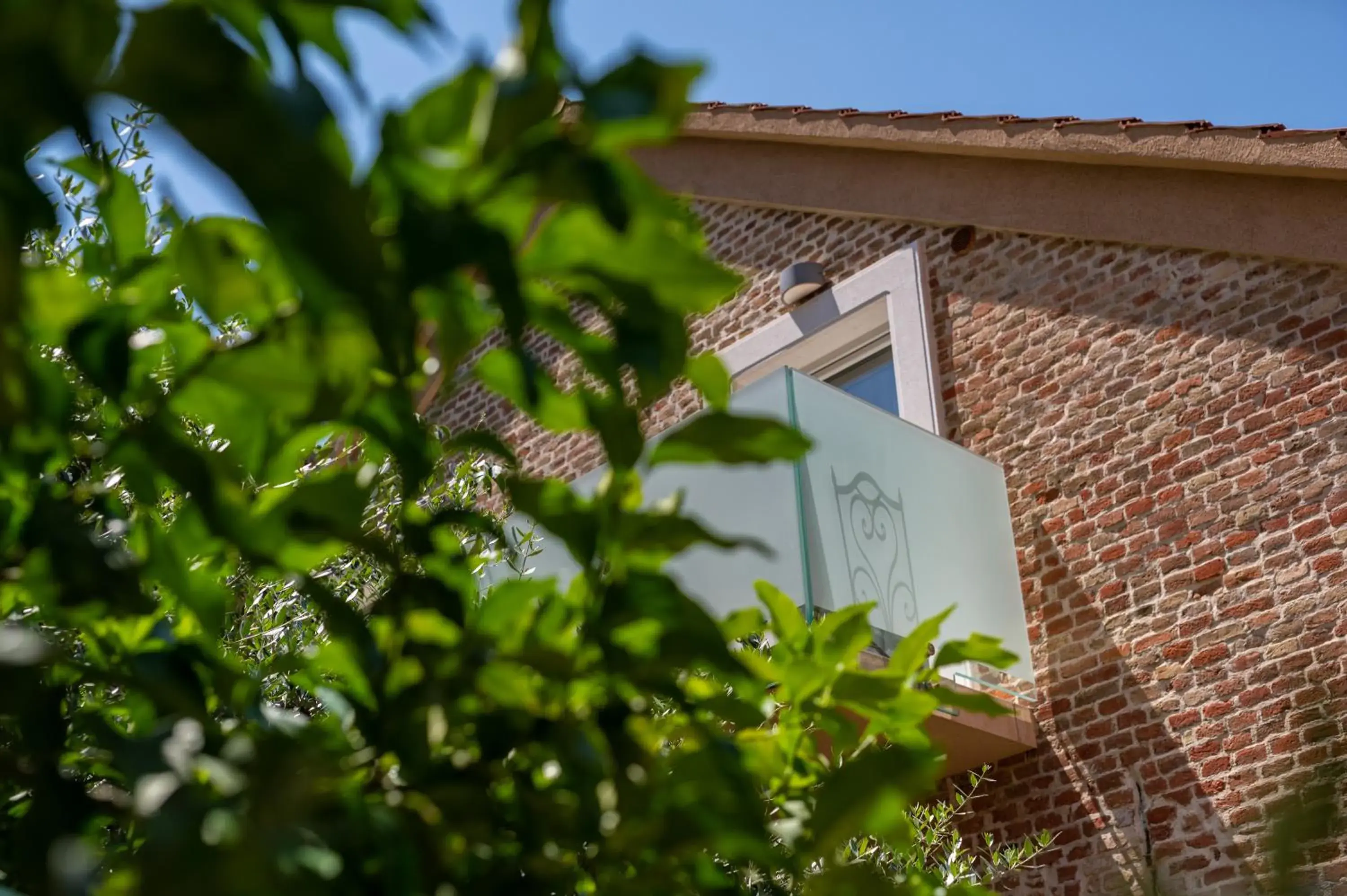 Property building in Azur Palace Luxury Rooms Property building in Azur Palace Luxury Rooms