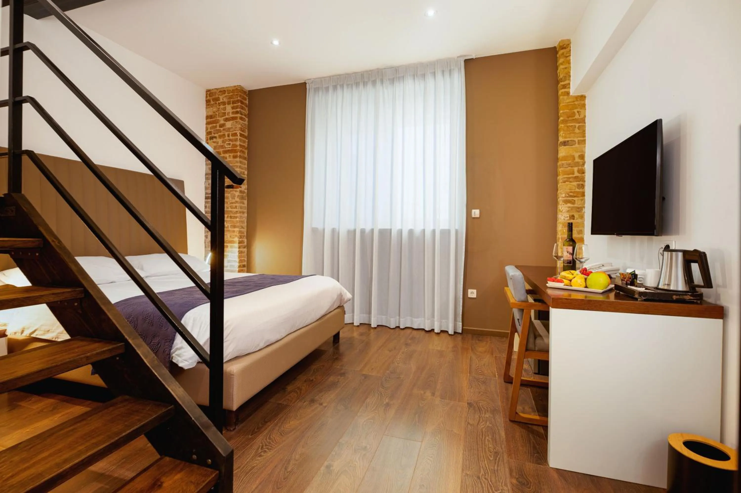 Bed in Azur Palace Luxury Rooms