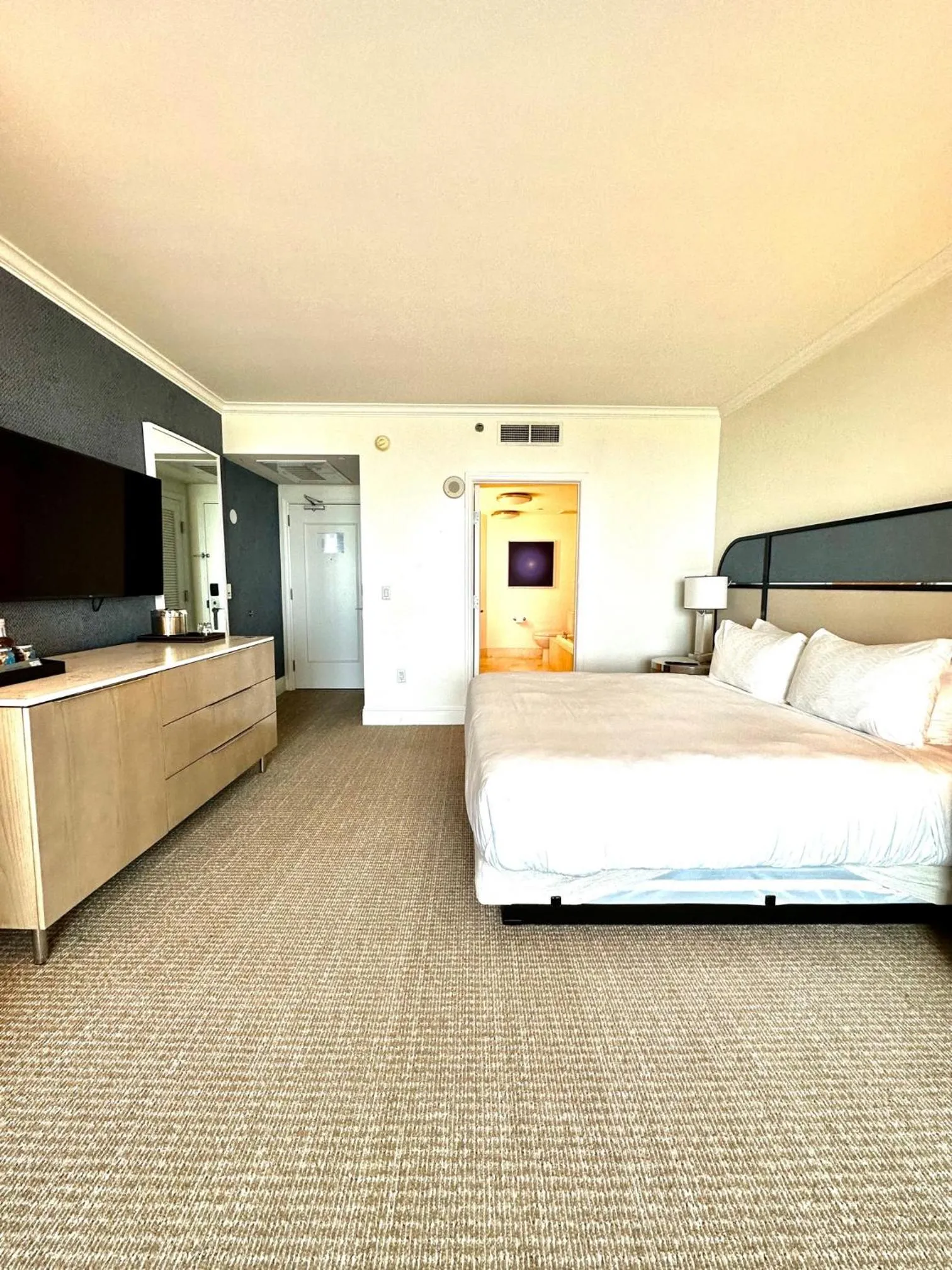 Bed in Fontainebleau Miami Beach,Tresor