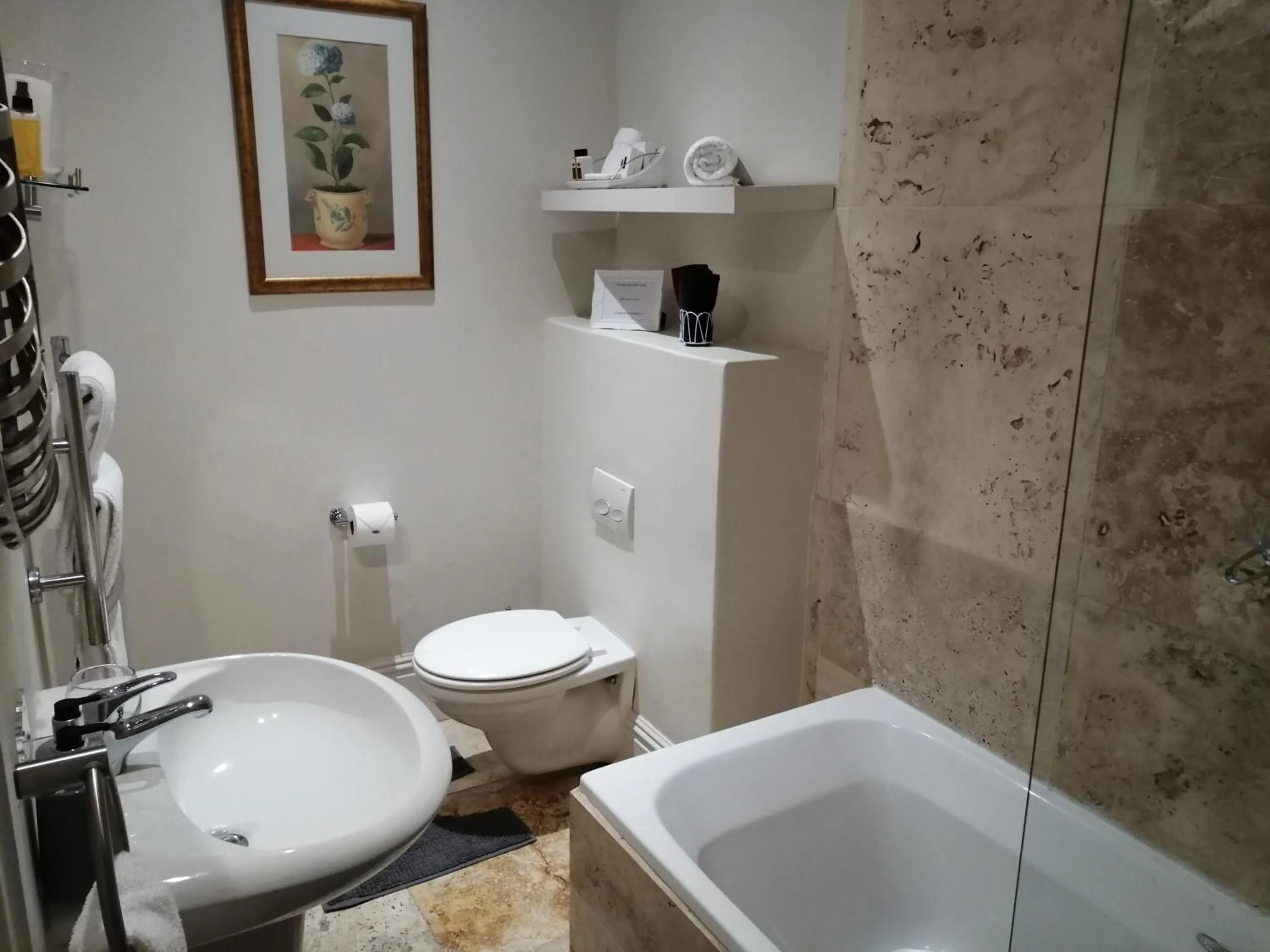 Bathroom in Auberge Daniella