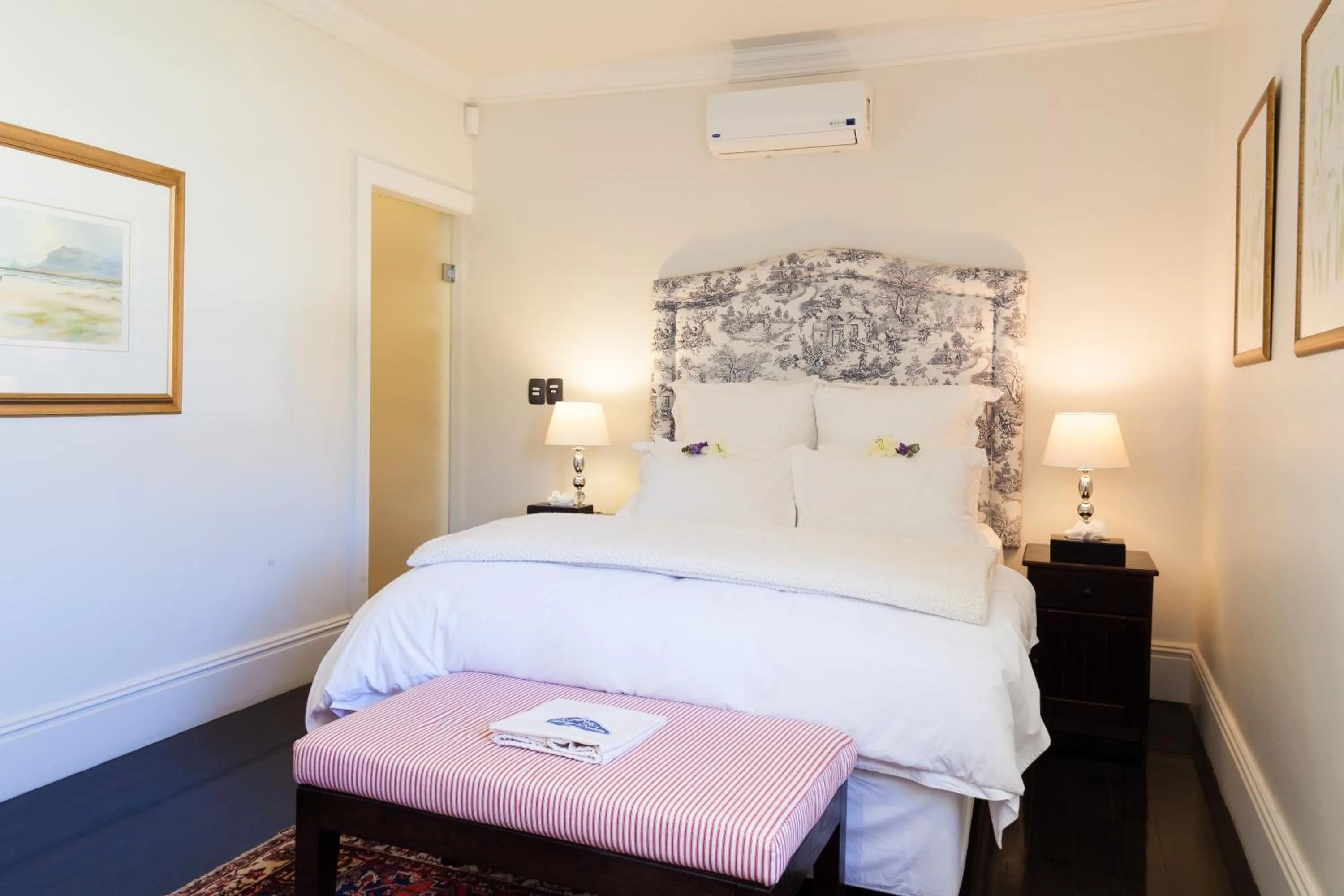 Bedroom, Bed in Auberge Daniella