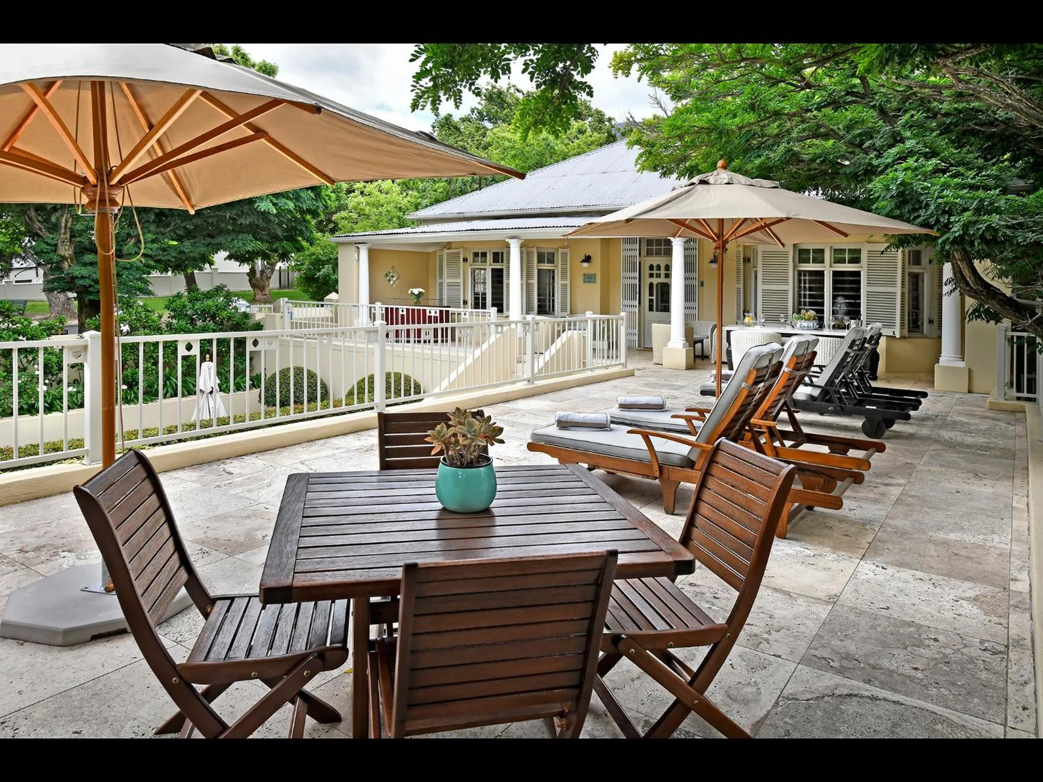 Patio in Auberge Daniella