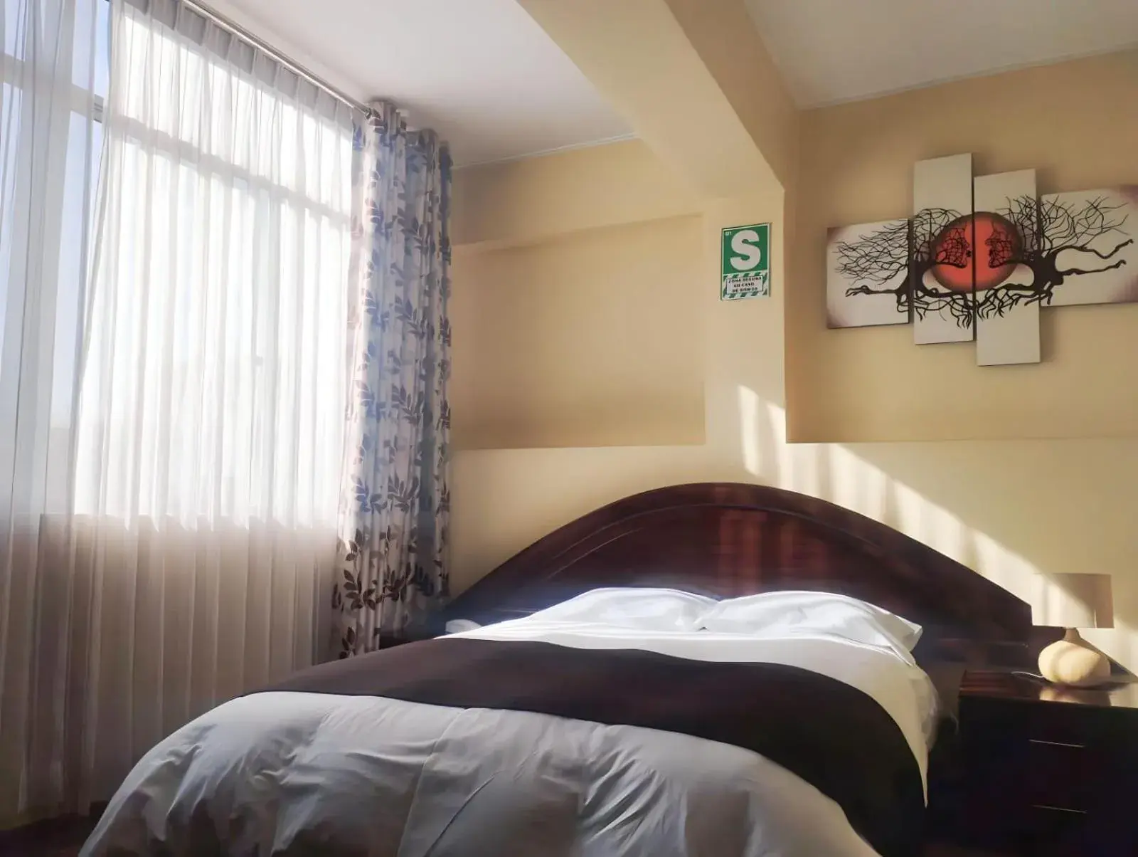 Single Room with Private Bathroom in Hotel B&V Single Room with Private Bathroom in Hotel B&V