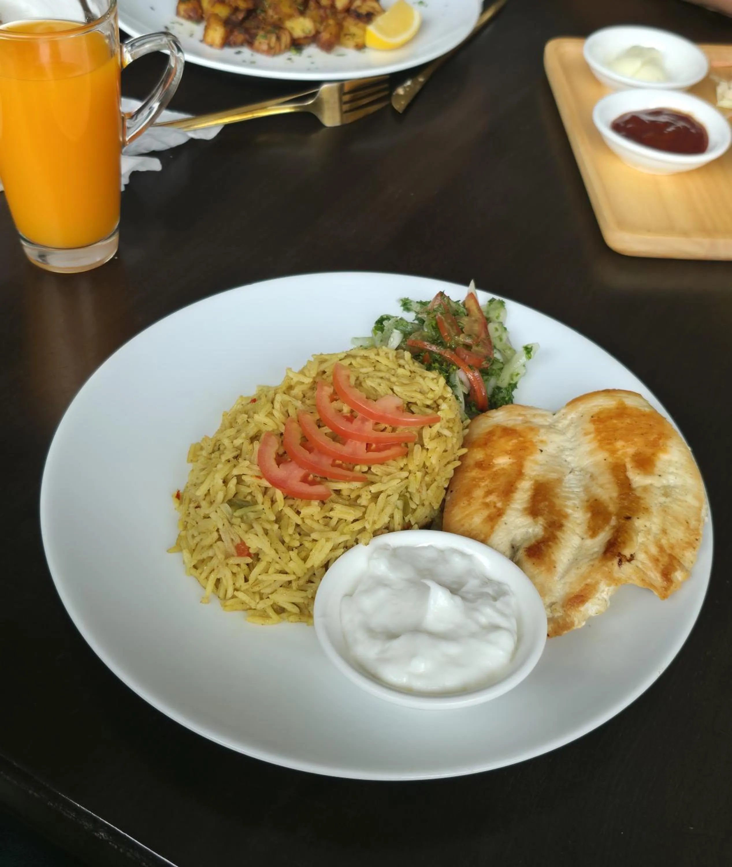 Food and drinks in Pooh Beach Resort & Spa