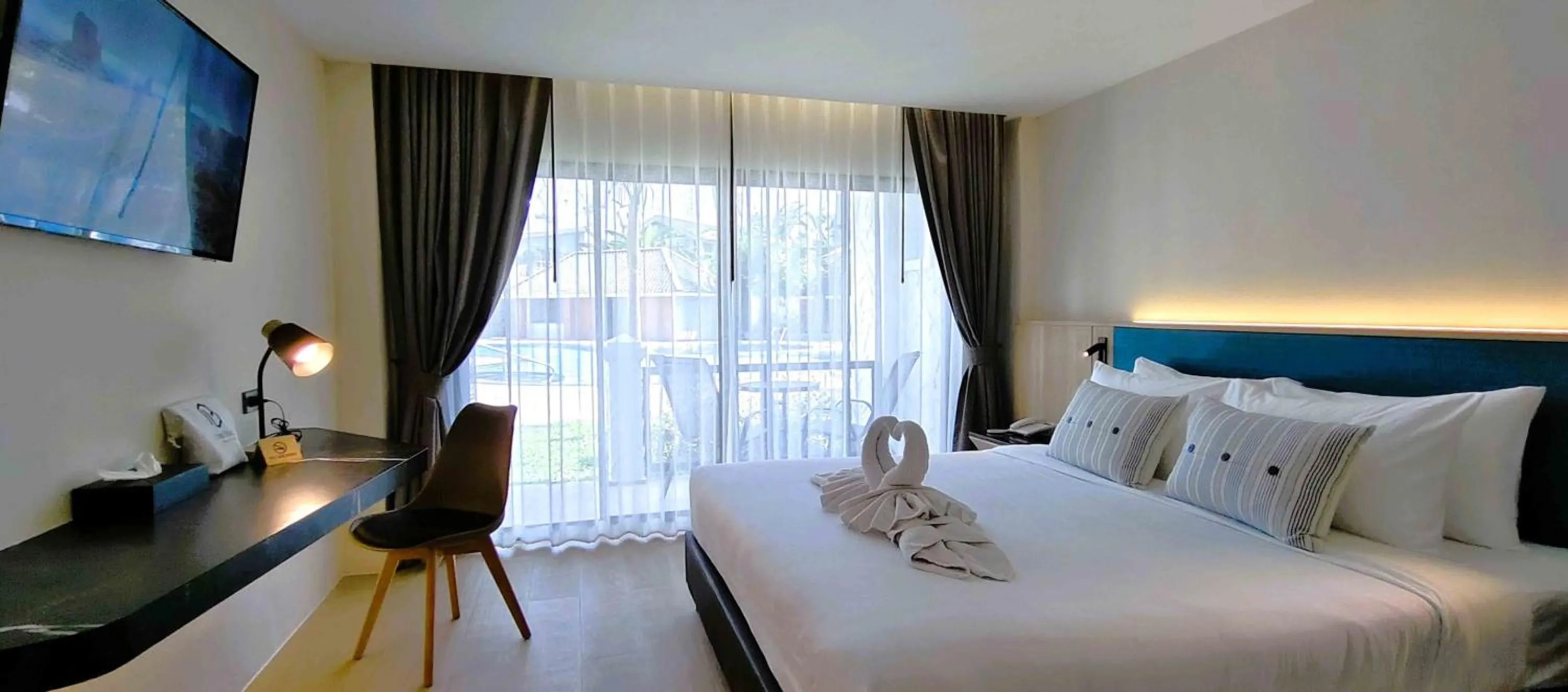 Bed in Pooh Beach Resort & Spa