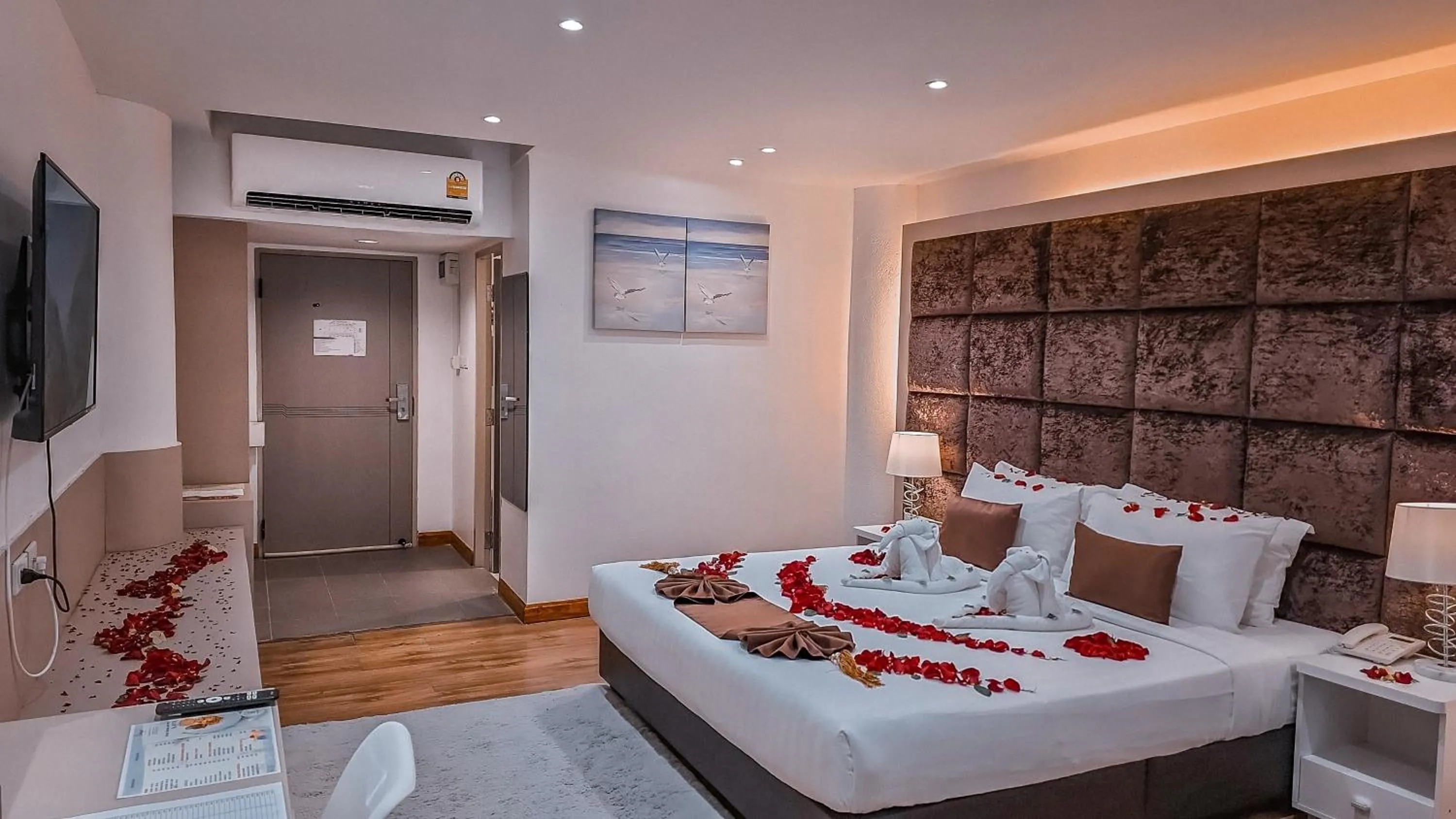 Bed in Pooh Beach Resort & Spa