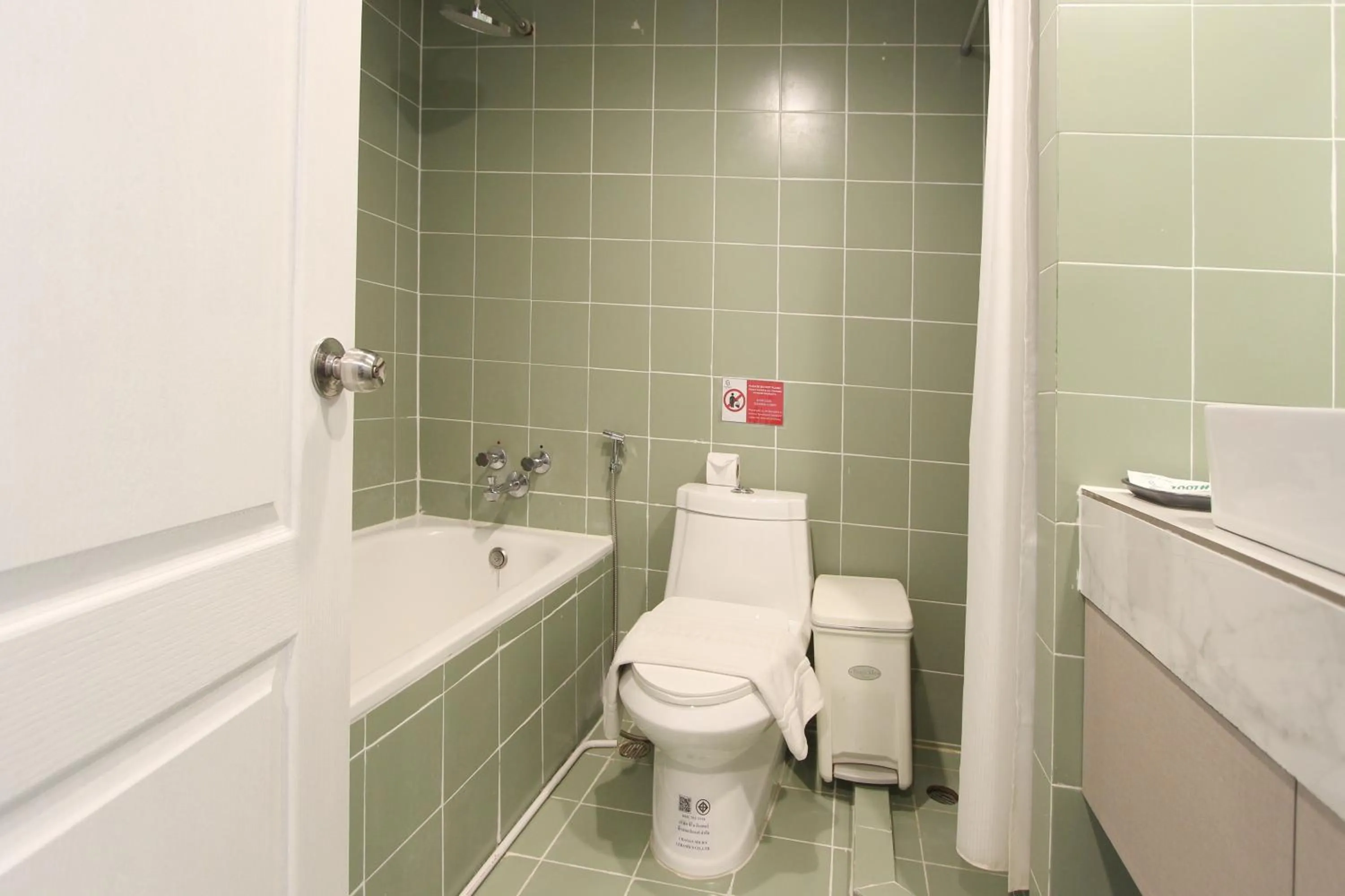 Toilet in Pooh Beach Resort & Spa