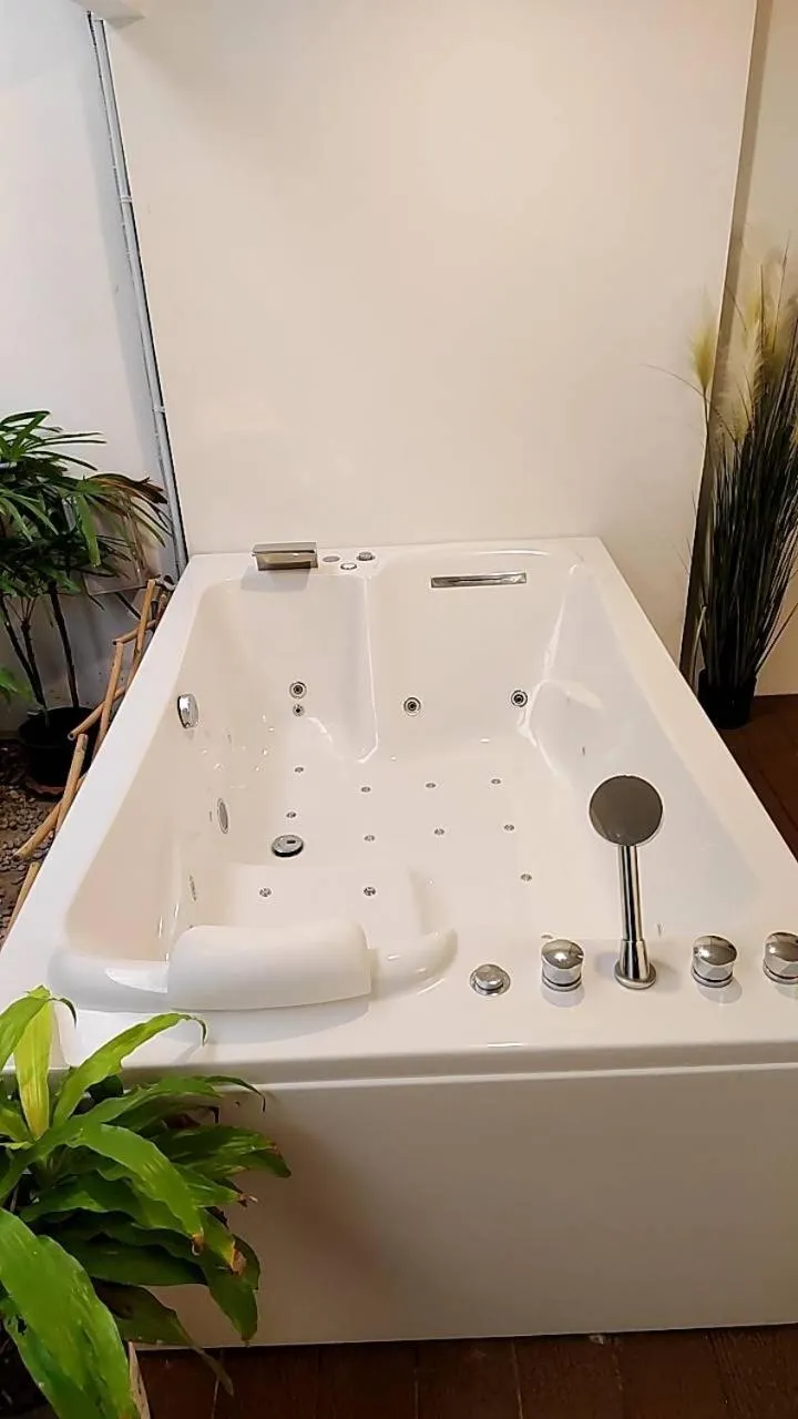 Pooh Beach Resort & Spa