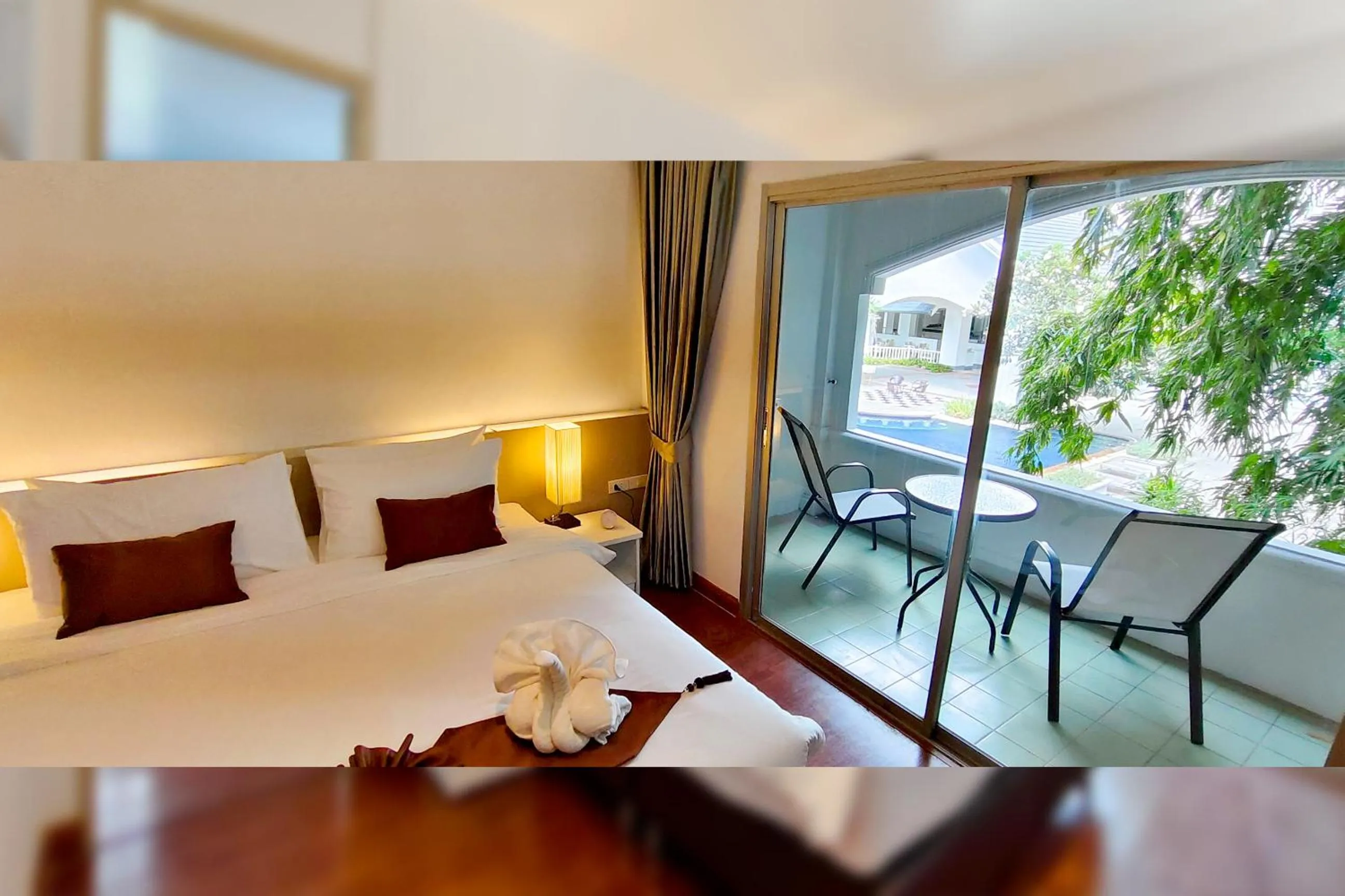 Balcony/Terrace, Bed in Pooh Beach Resort & Spa