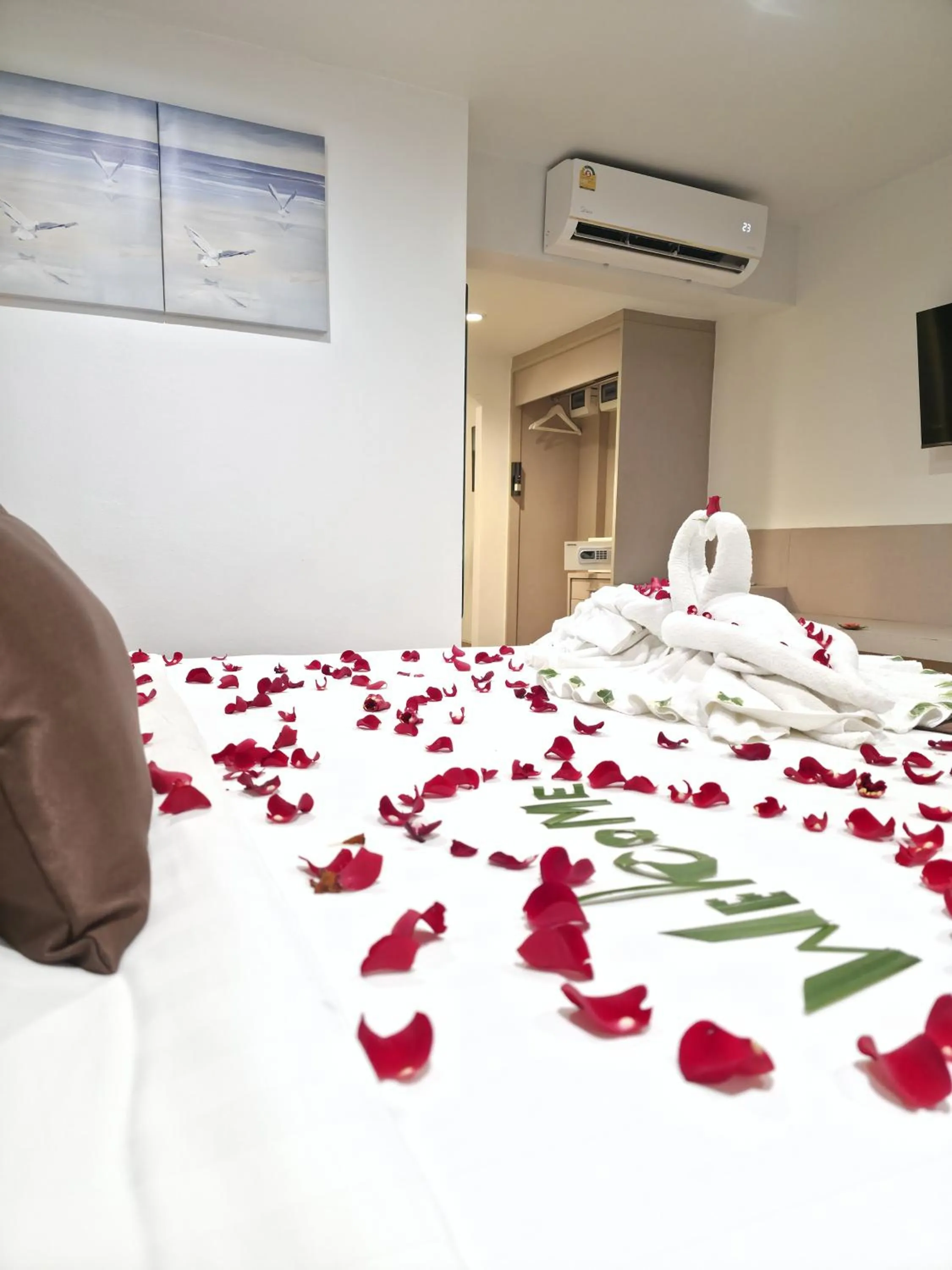 Bed in Pooh Beach Resort & Spa