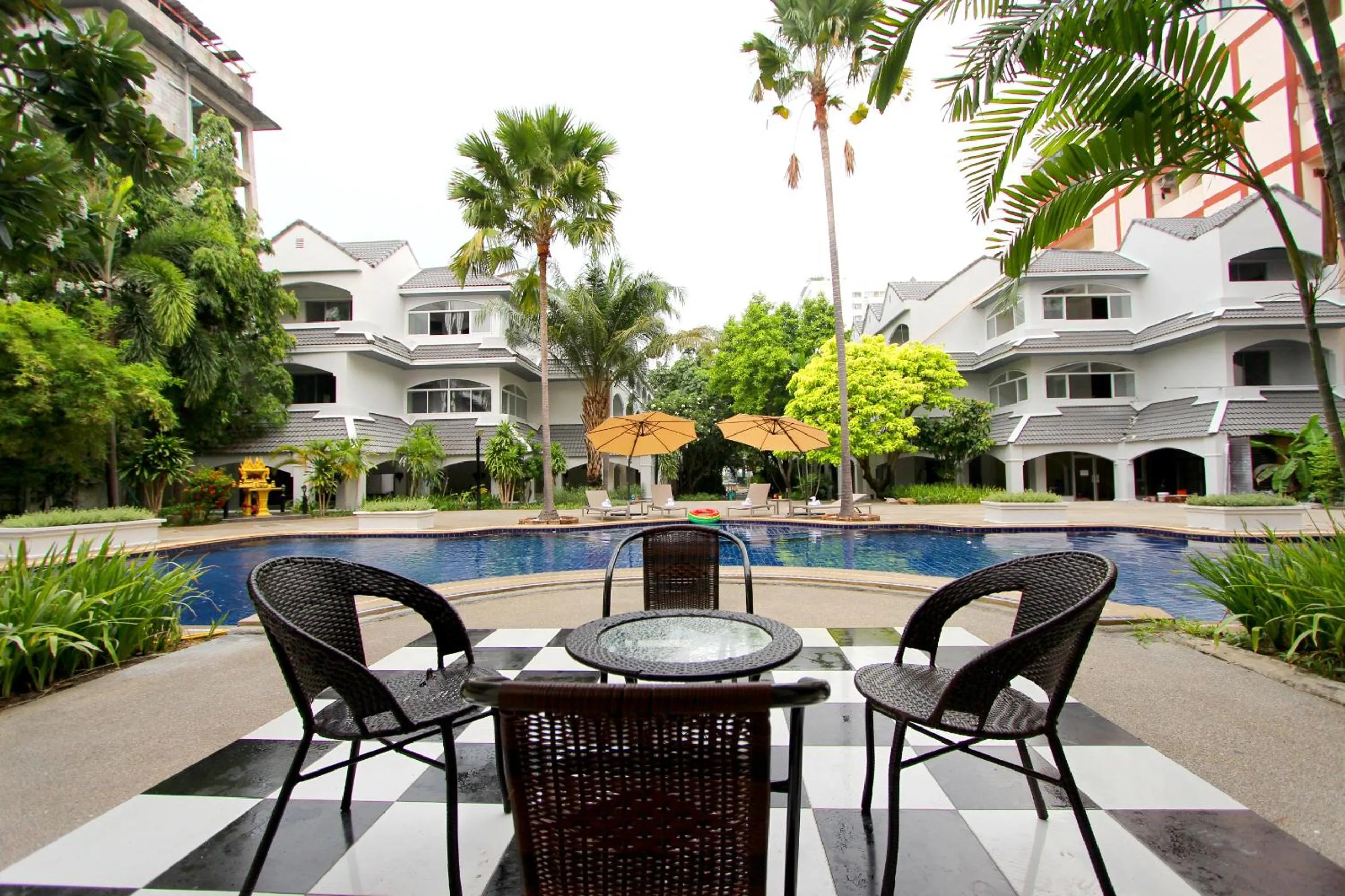 Pooh Beach Resort & Spa