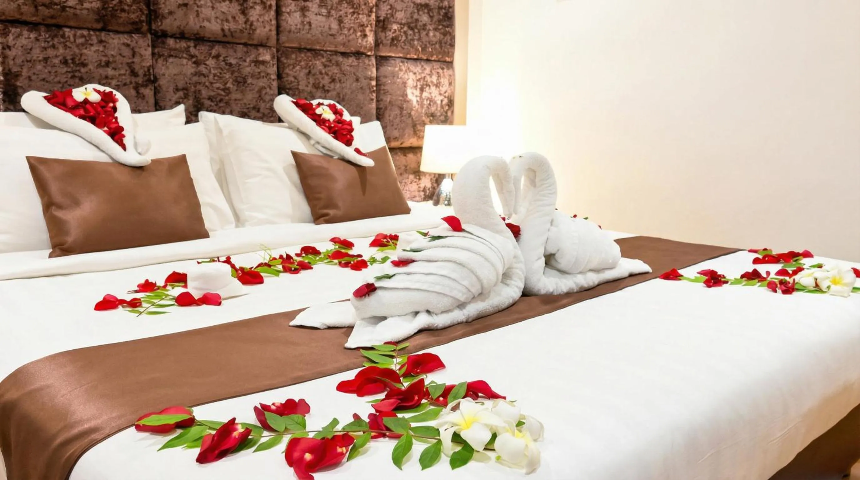 Bed in Pooh Beach Resort & Spa