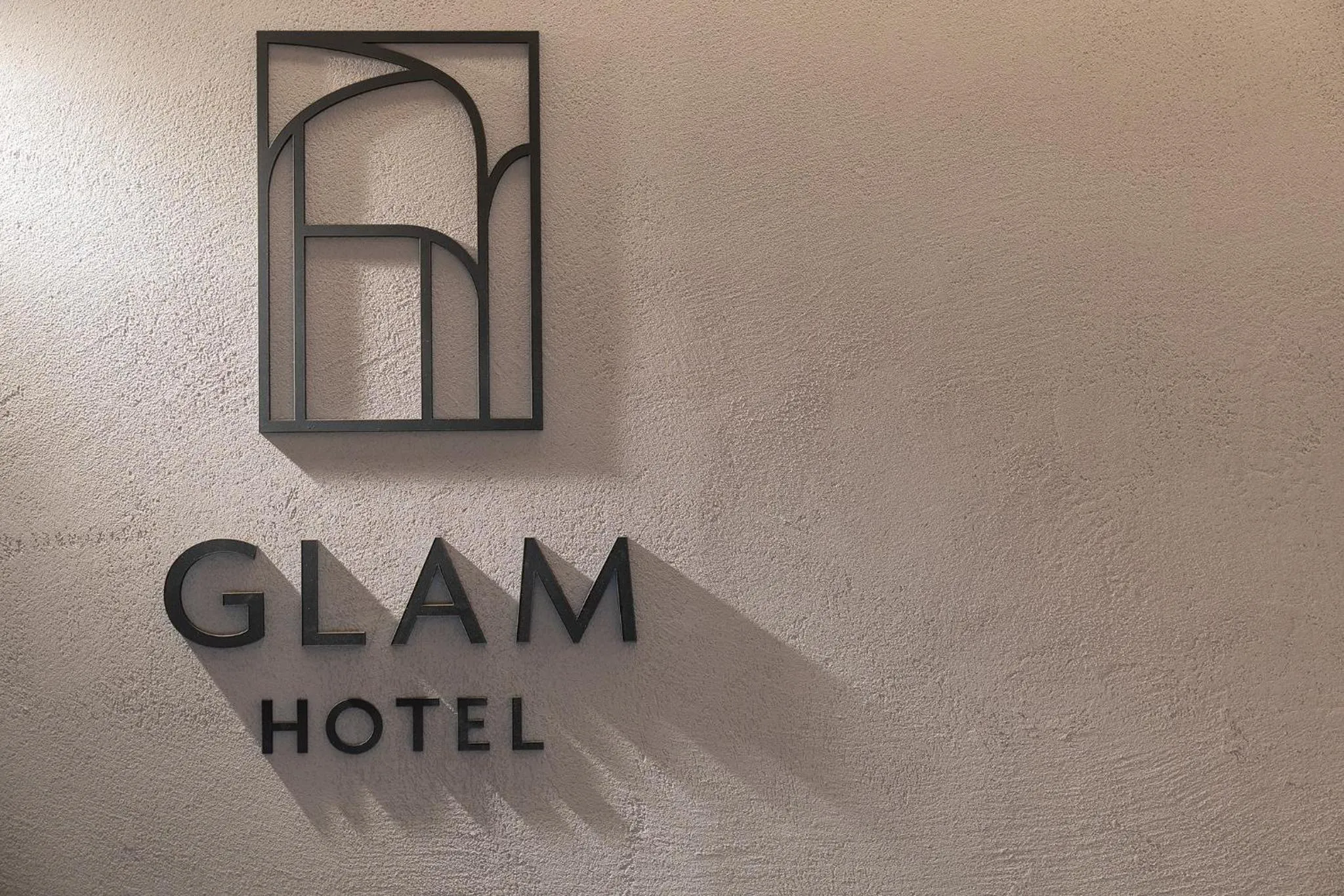 Glam Hotel