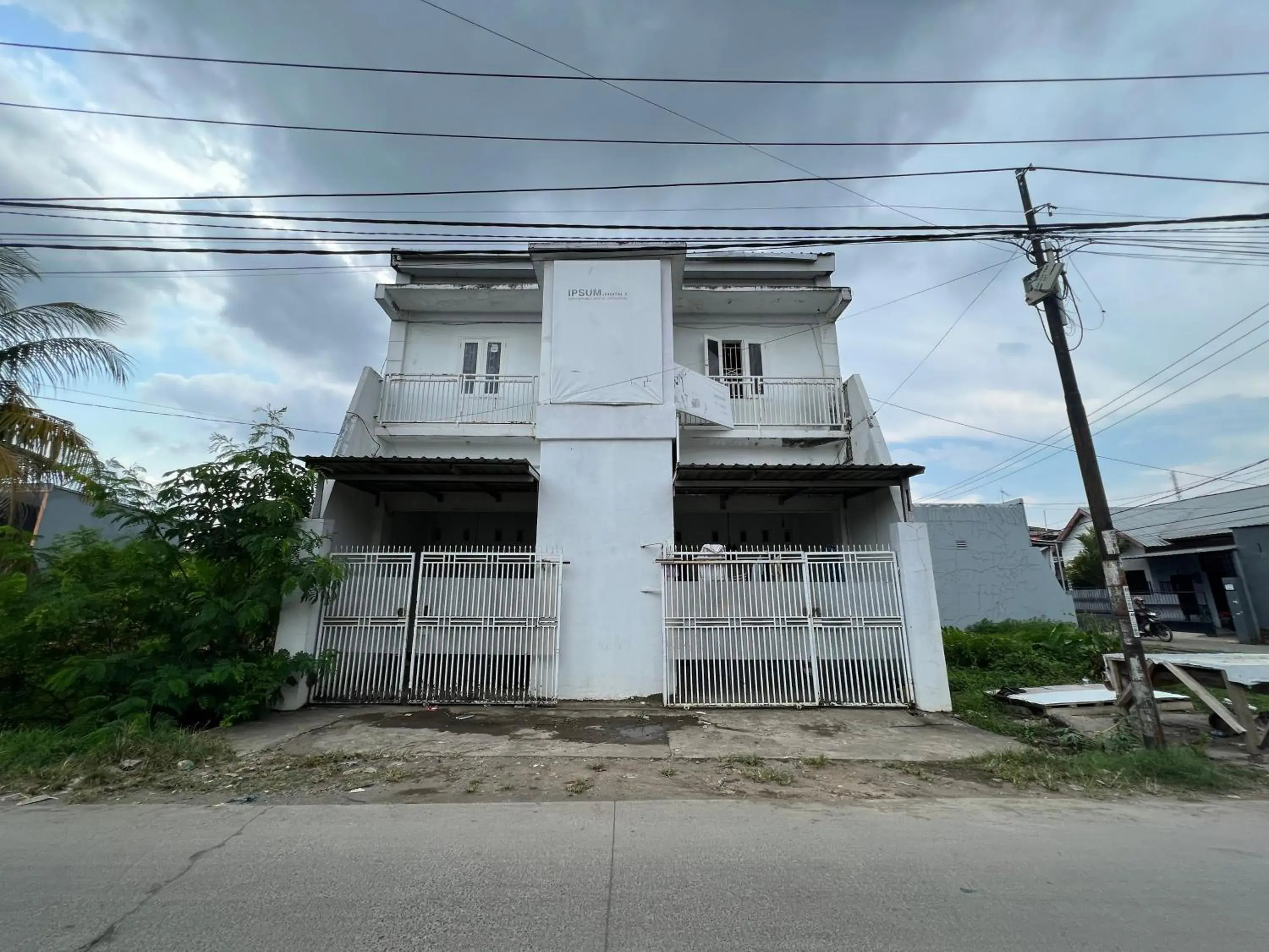 Facade/entrance in Hotel O Ziza Kost82 Syariah Facade/entrance in Hotel O Ziza Kost82 Syariah