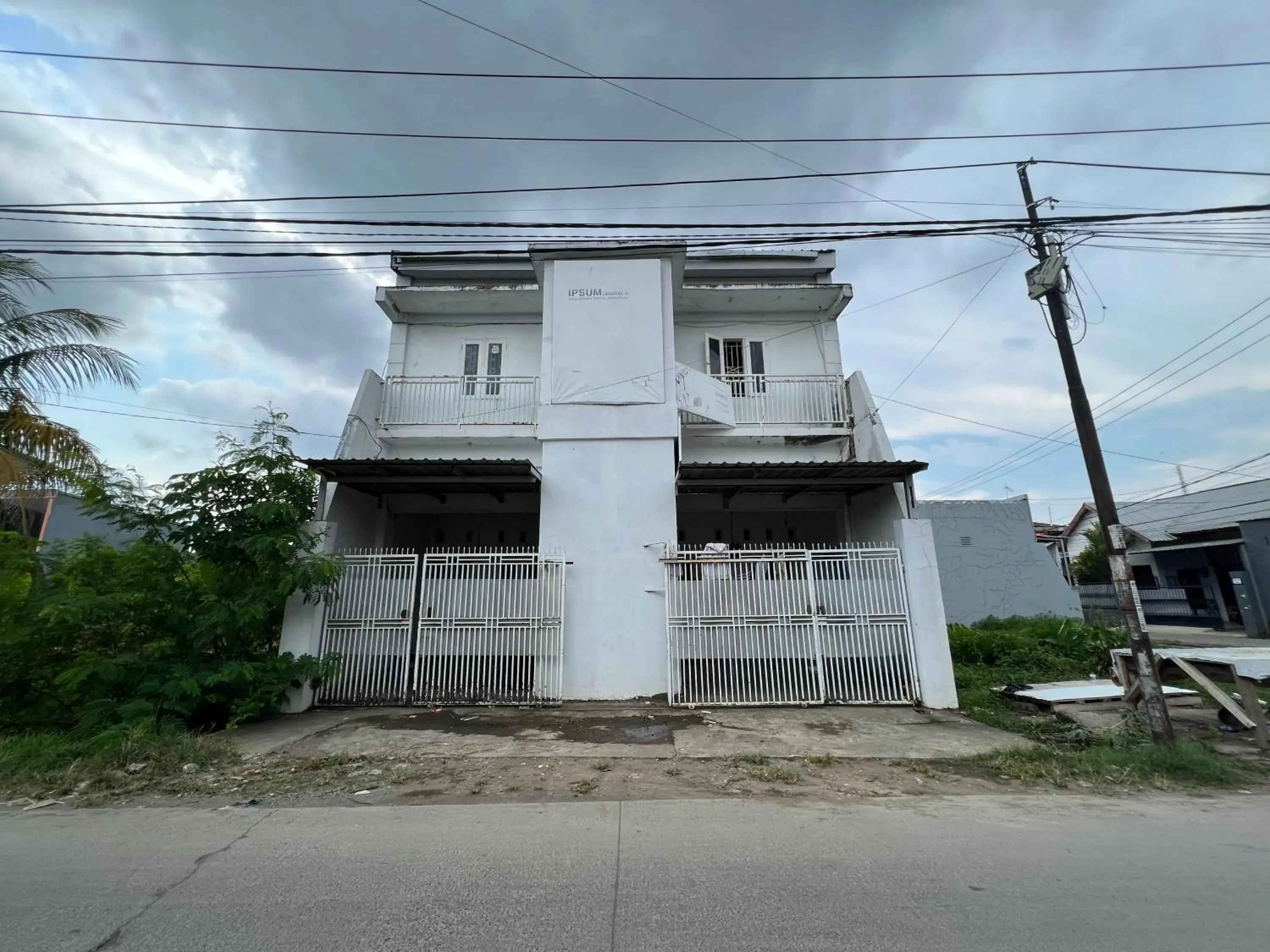 Facade/entrance in Hotel O Ziza Kost82 Syariah Facade/entrance in Hotel O Ziza Kost82 Syariah