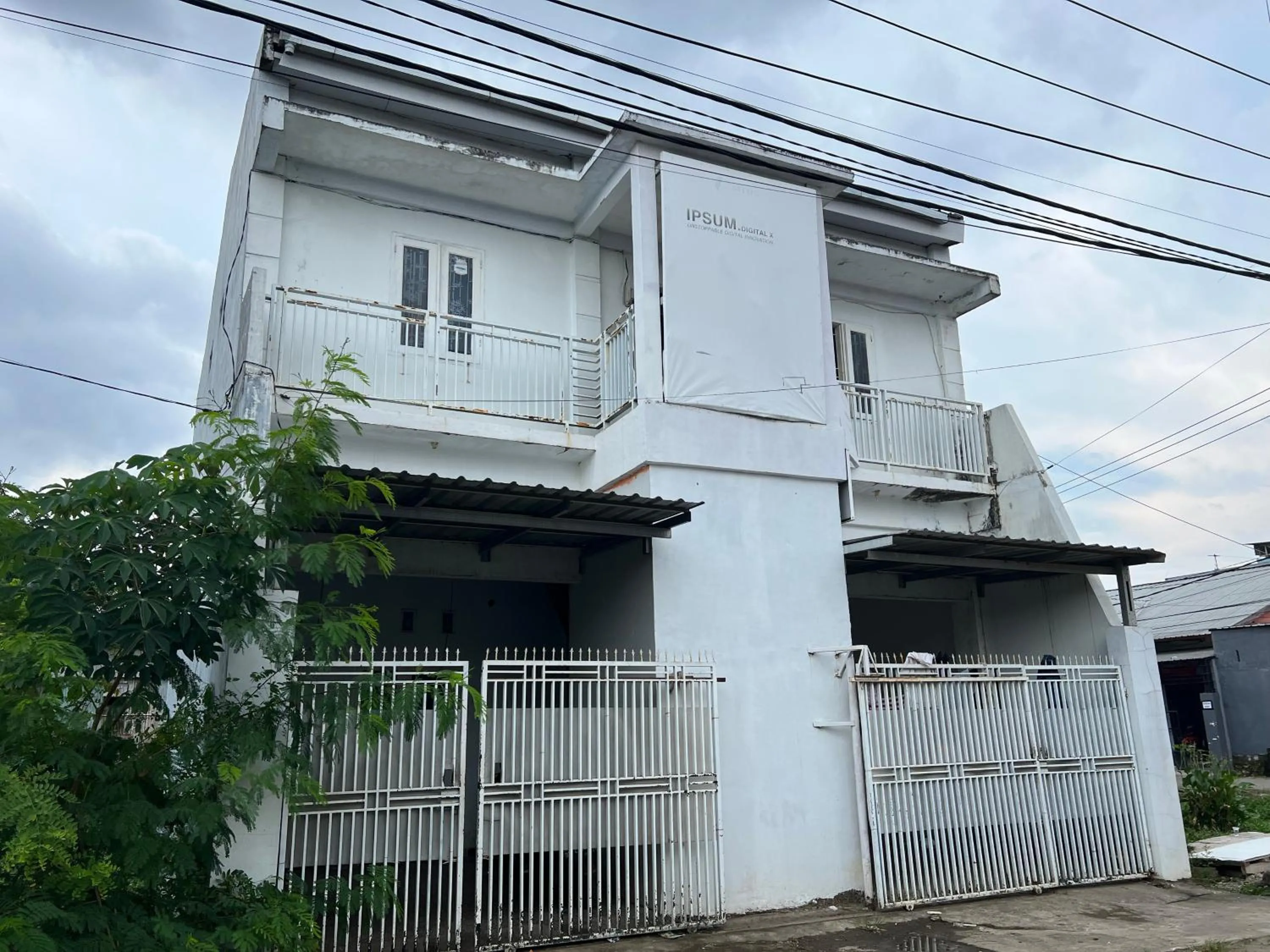 Facade/entrance in Hotel O Ziza Kost82 Syariah