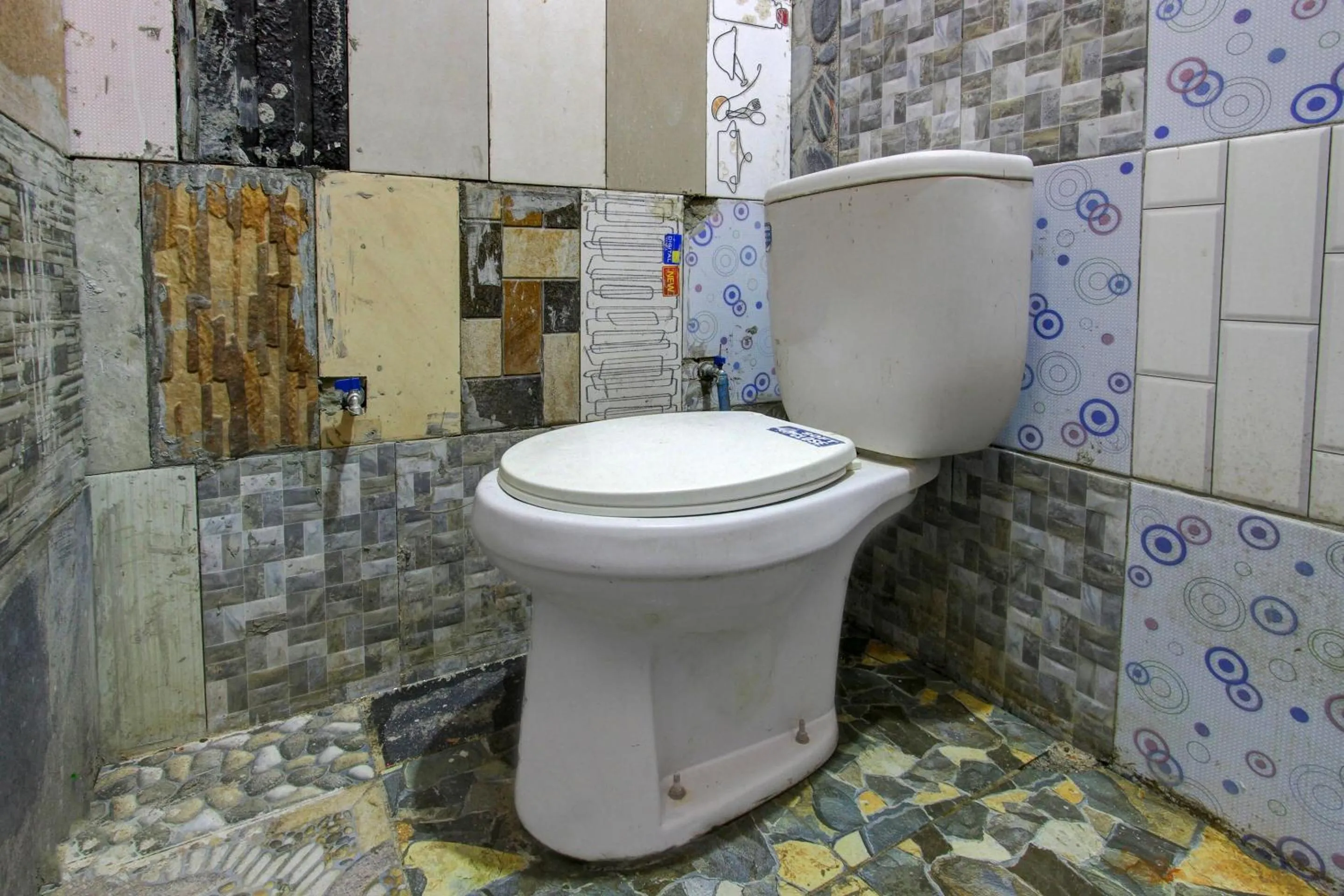 Bathroom in OYO Life 93010 Omah Bareng Syariah Sambisari