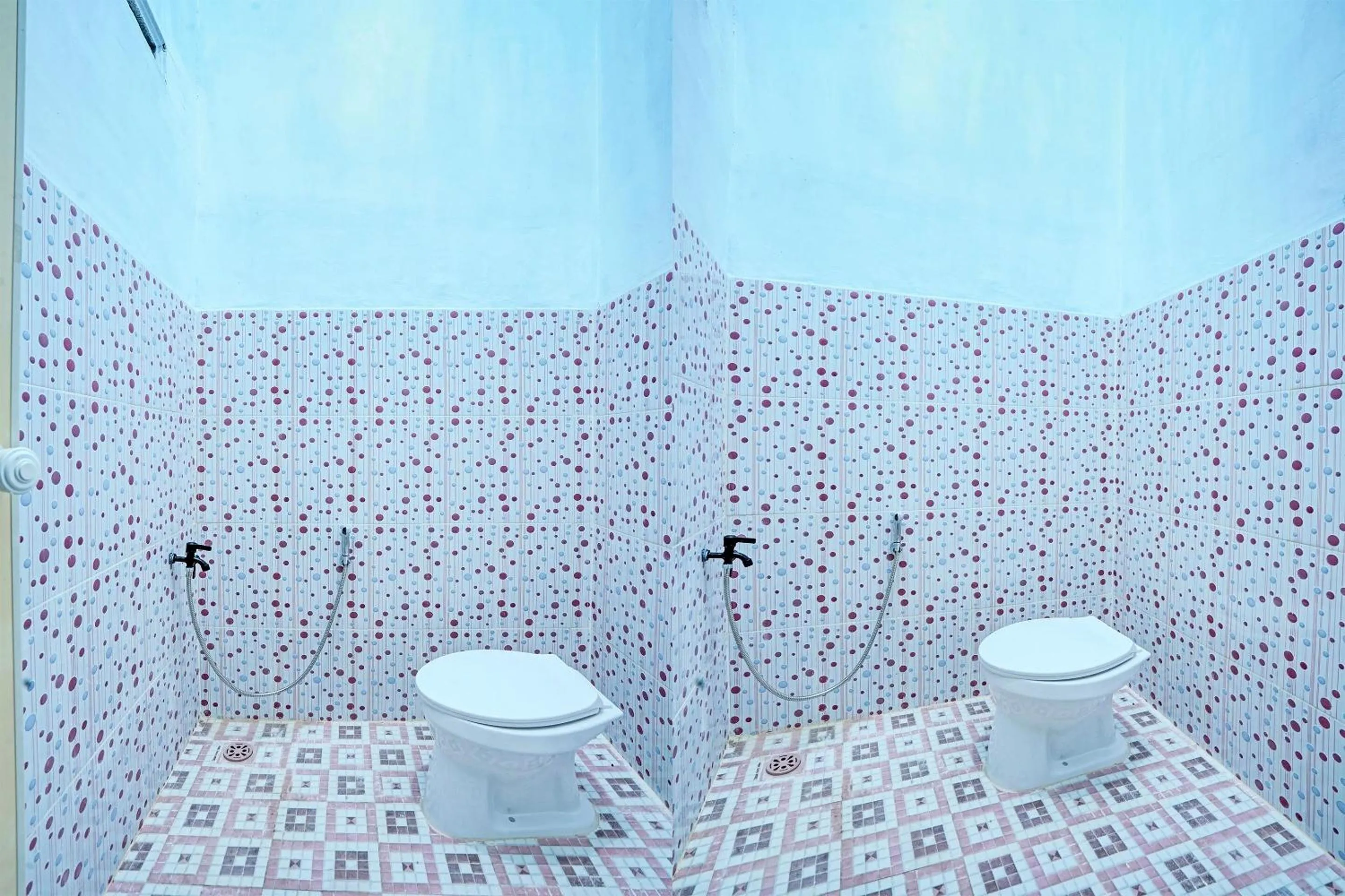 Bathroom in Hotel O Mutiara Homestay Syariah Near TPA / TPSA Nurul Yakin