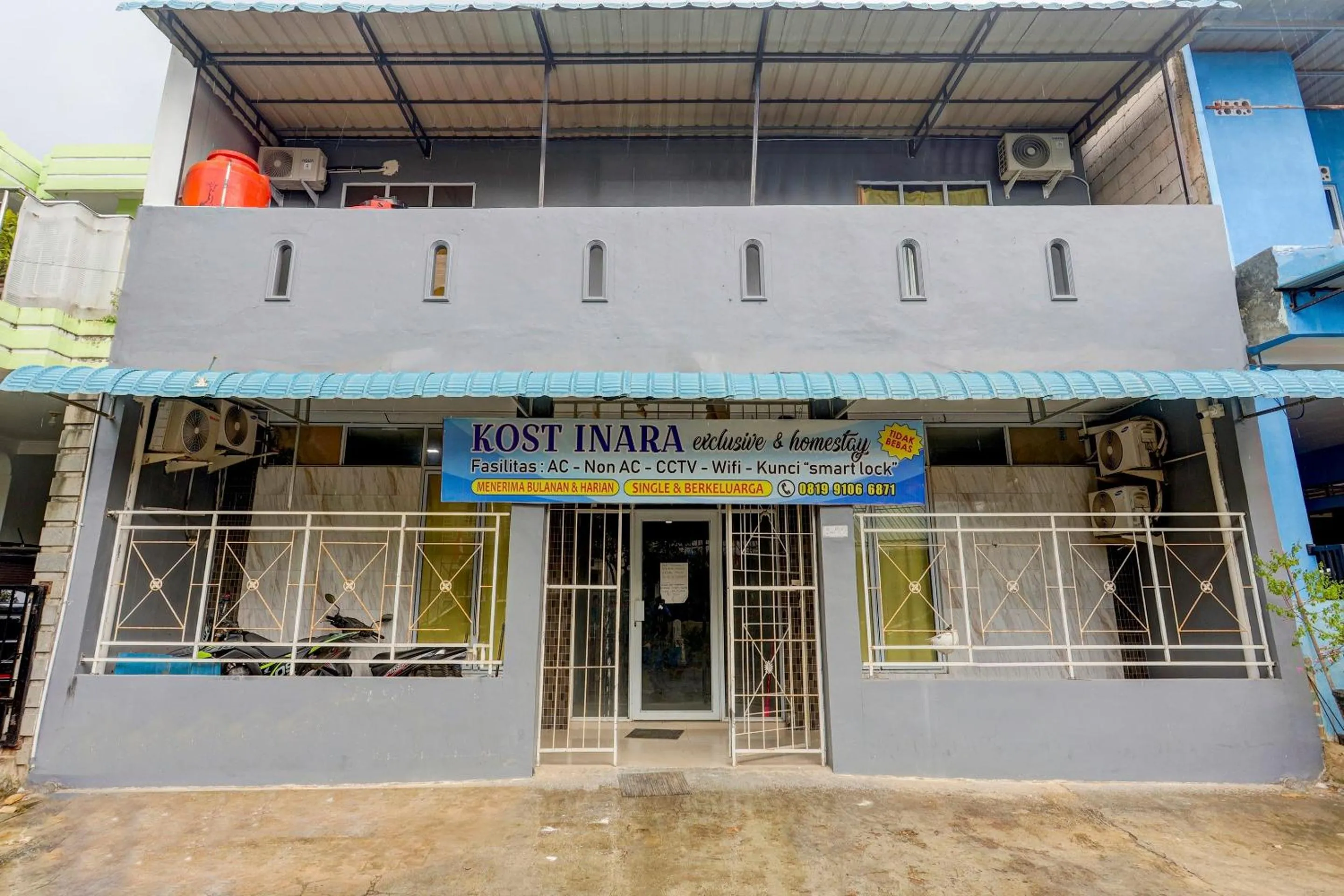 Facade/entrance in Hotel O Inara Homestay