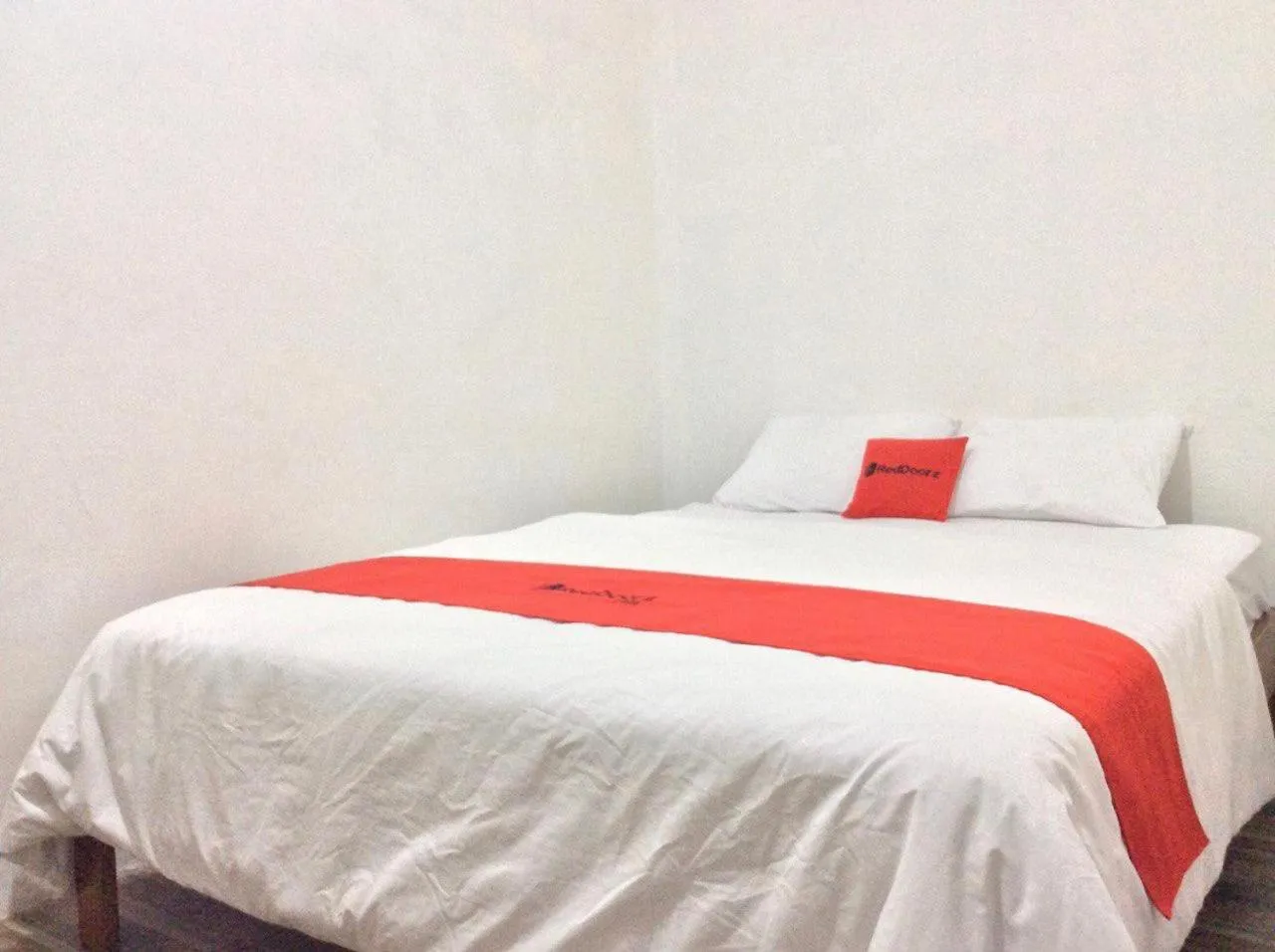 Bedroom, Bed in Reddoorz Syariah near Sleman city hall 4