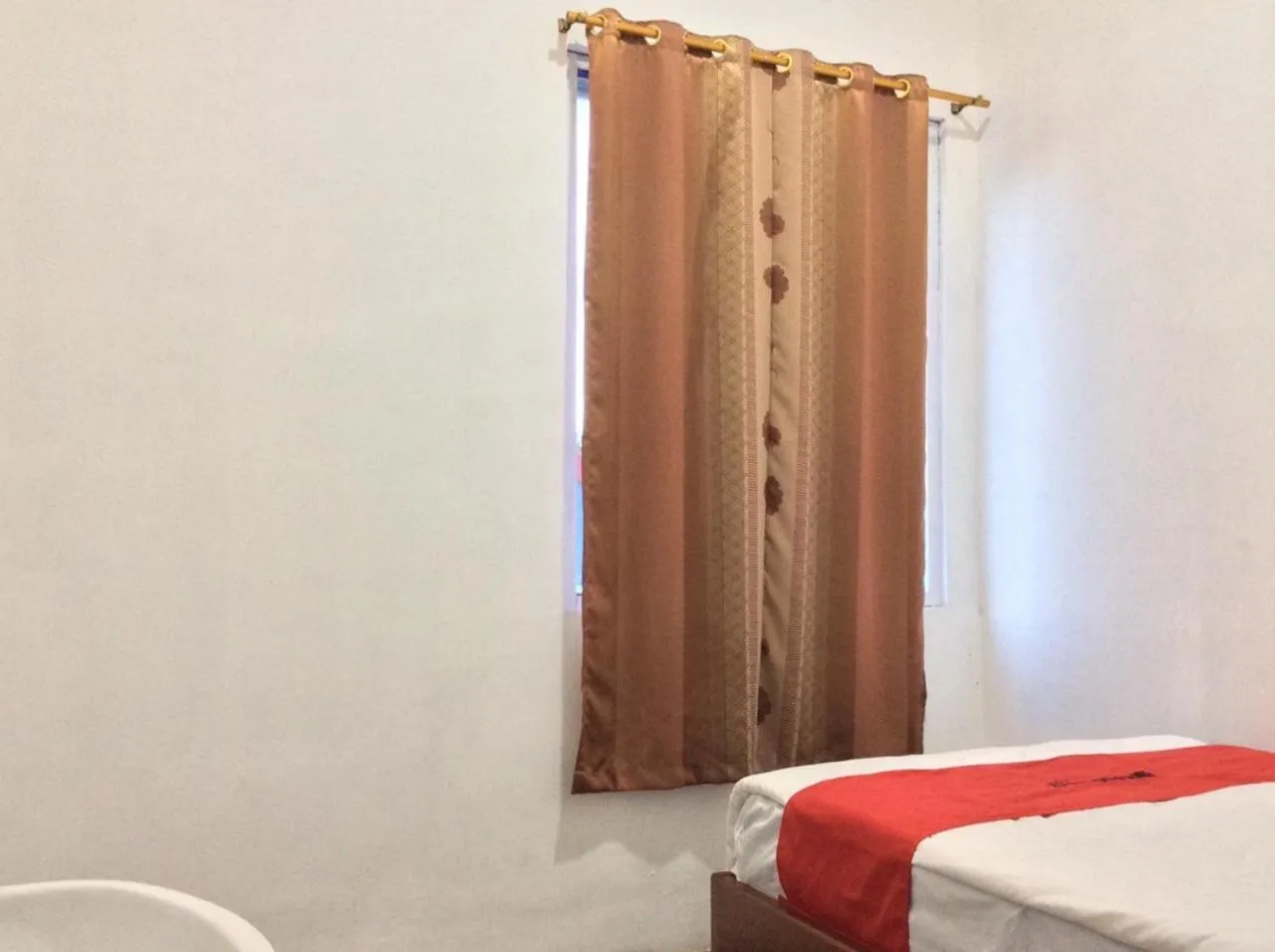 Bedroom, Bed in Reddoorz Syariah near Sleman city hall 4