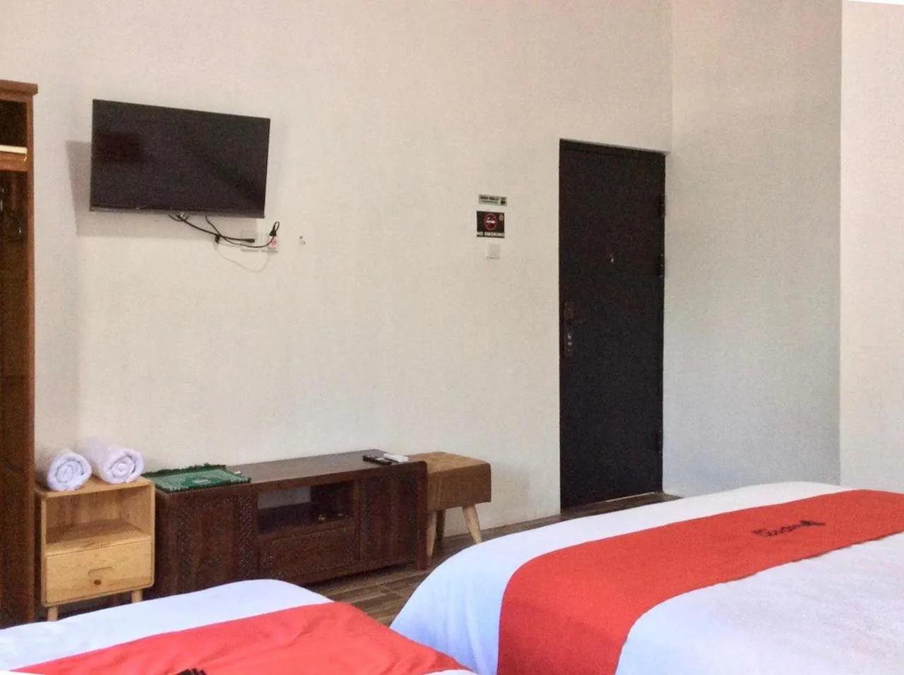 Bedroom, Bed in Reddoorz Syariah near Sleman city hall 4