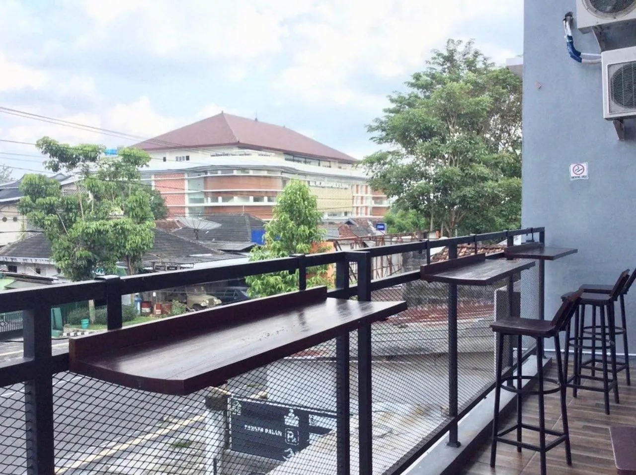 Balcony/Terrace in Reddoorz Syariah near Sleman city hall 4