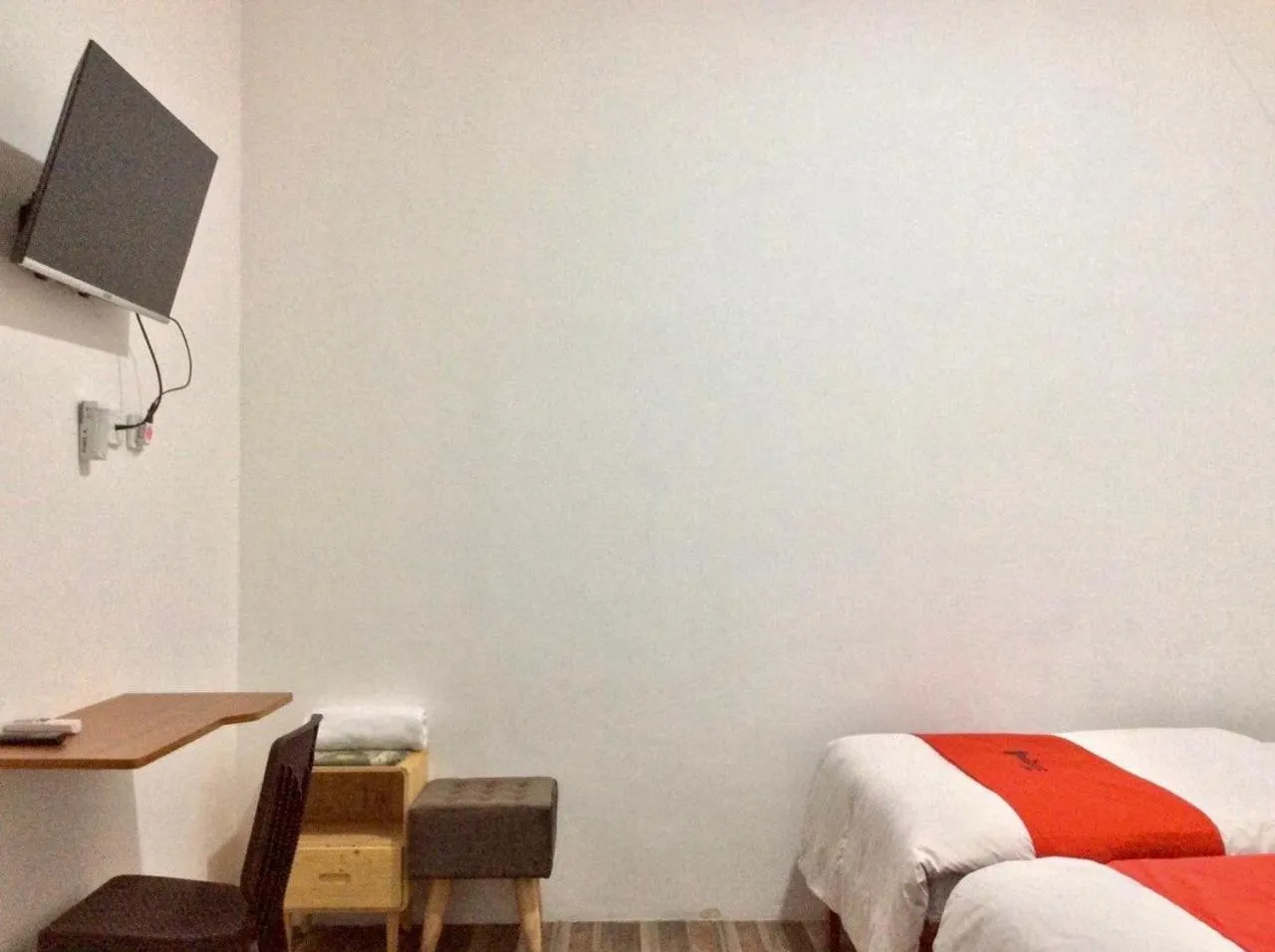 Bedroom, Bed in Reddoorz Syariah near Sleman city hall 4