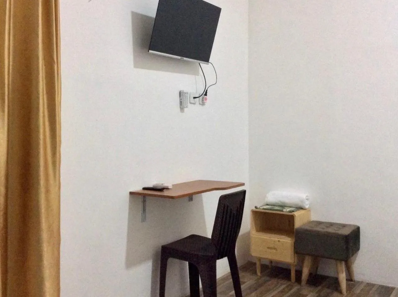 TV and multimedia in Reddoorz Syariah near Sleman city hall 4