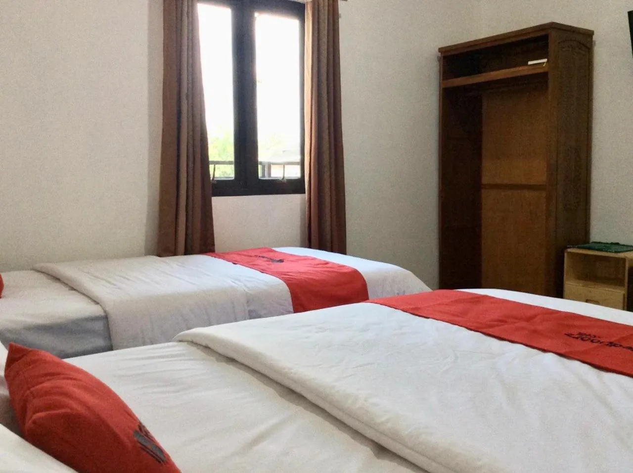 Bedroom, Bed in Reddoorz Syariah near Sleman city hall 4