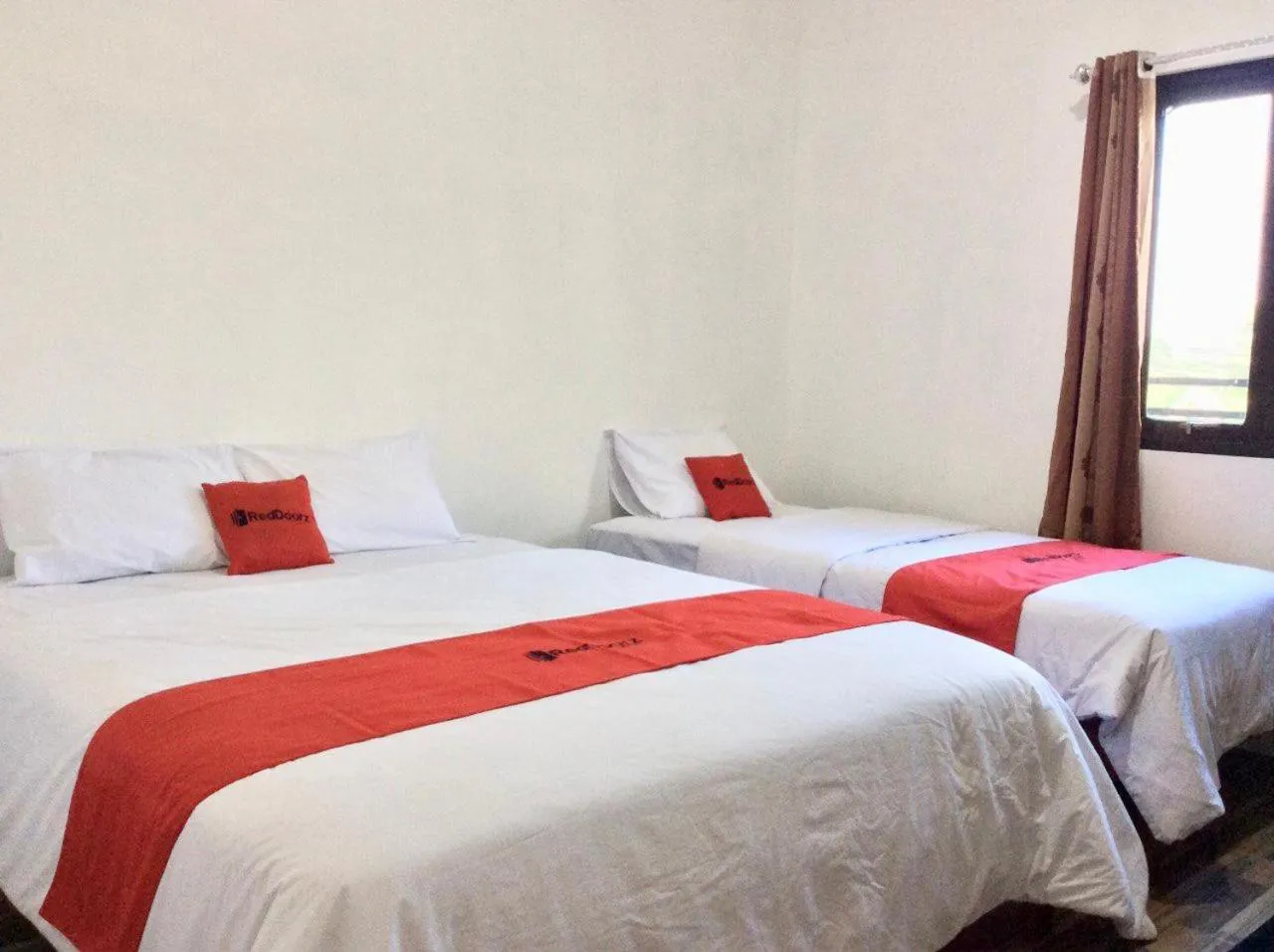 Bedroom, Bed in Reddoorz Syariah near Sleman city hall 4